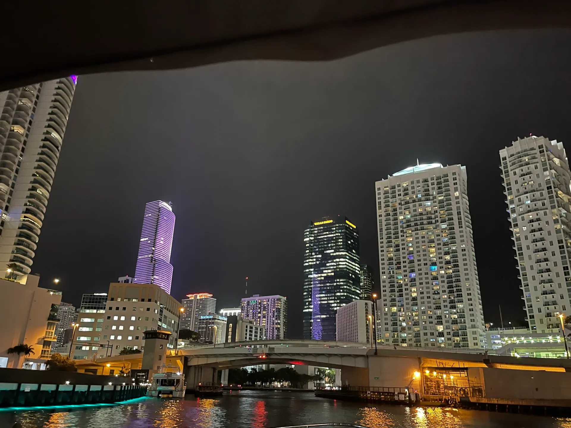 Sea Ray Boats 280 Sundancer in North Bay Village, FL — photo 8