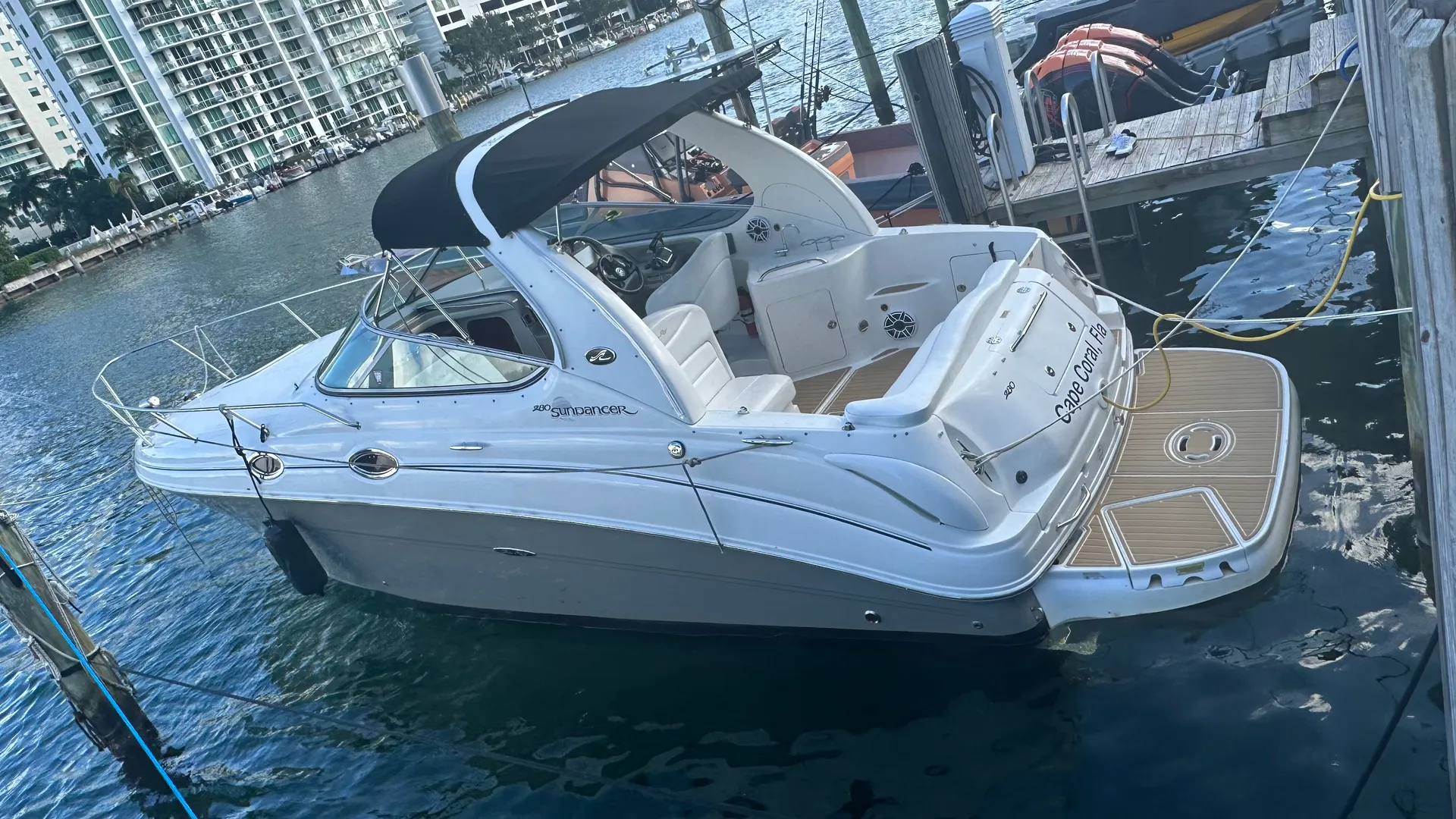 Sea Ray Boats 280 Sundancer in North Bay Village, FL — photo 2