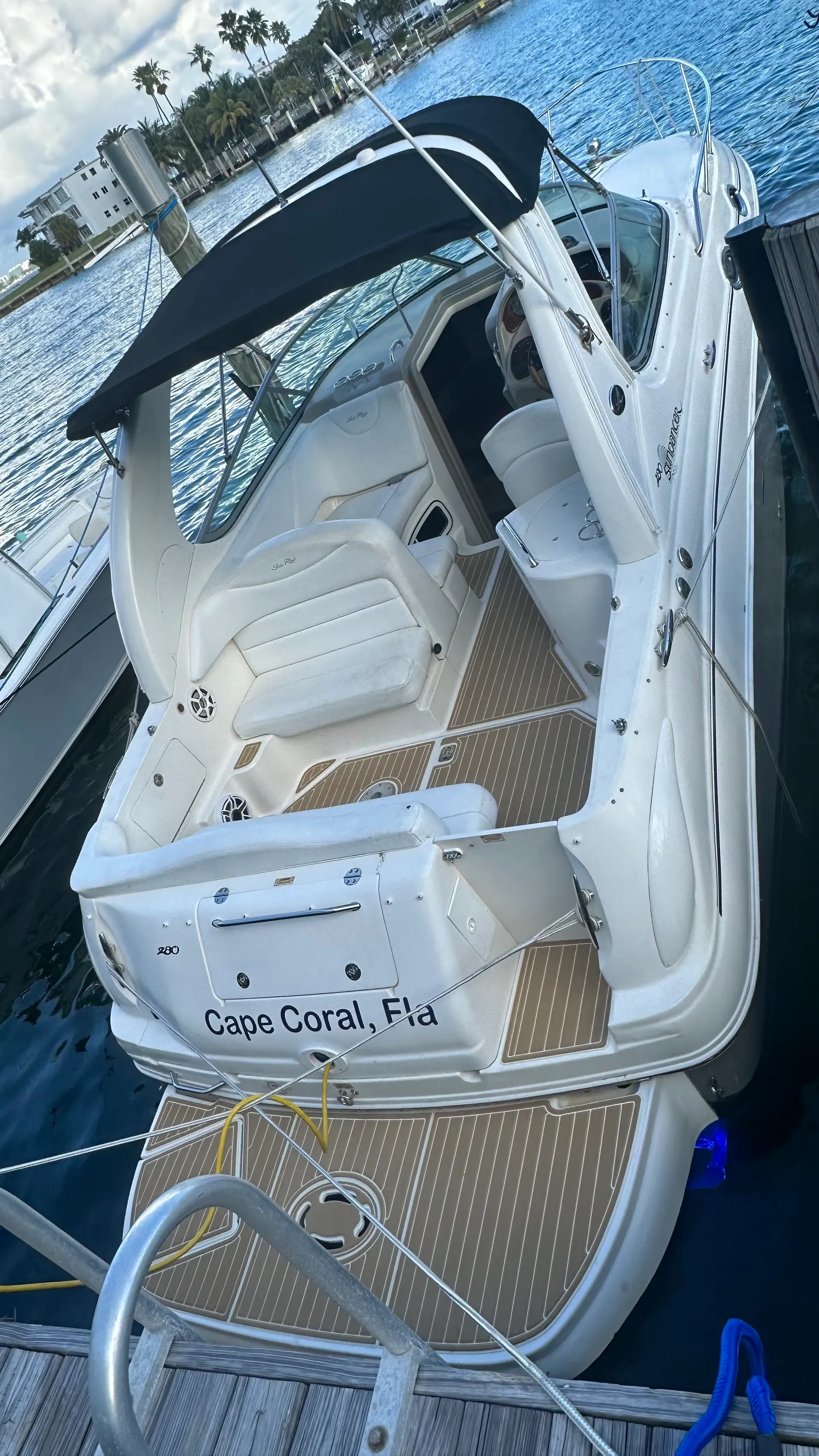 Sea Ray Boats 280 Sundancer in North Bay Village, FL — photo 3