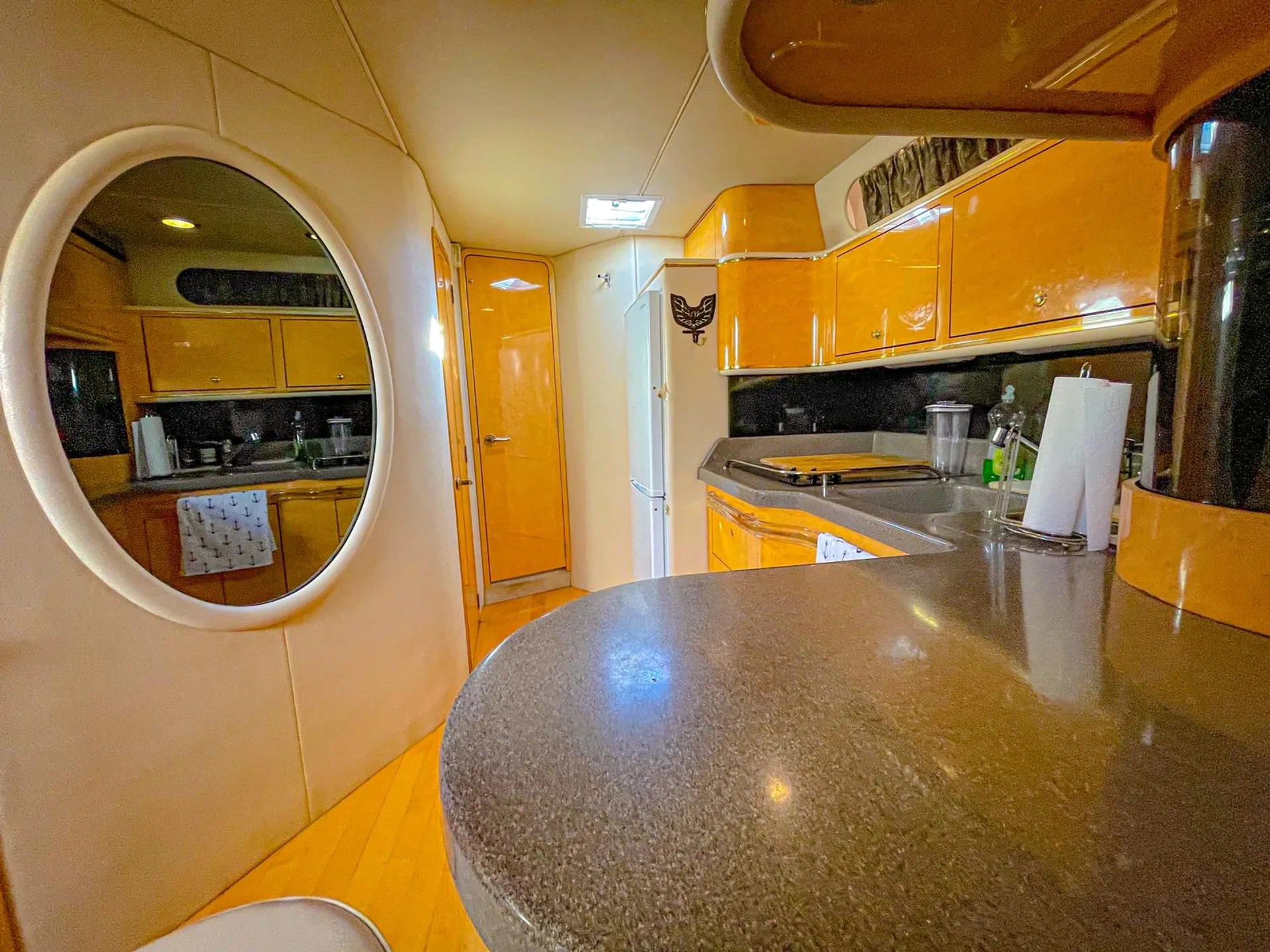 Sea Ray Boats 540 Sundancer in Miami, FL — photo 6