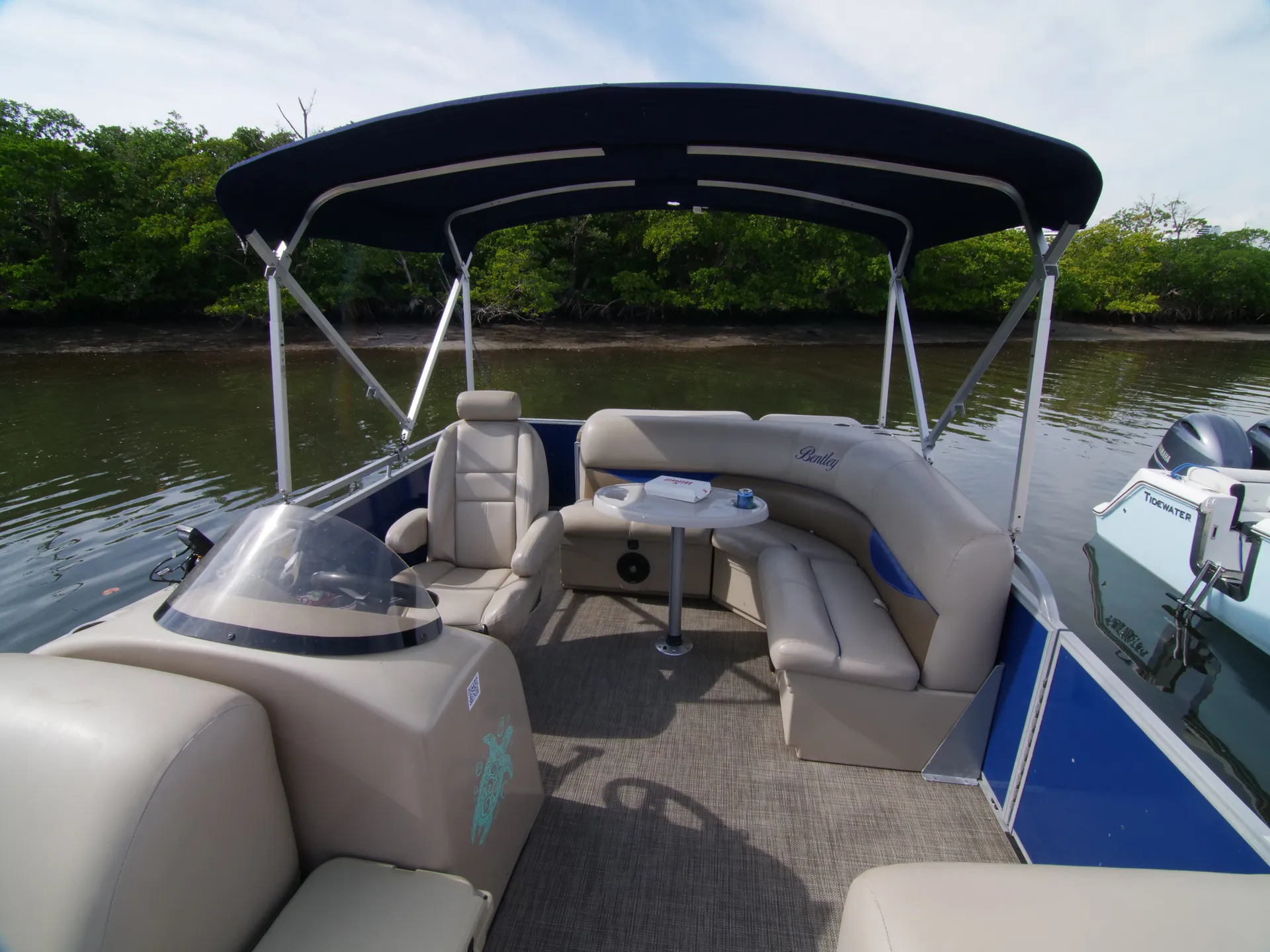 ENCORE BENTLEY BENTLEY ENCORE 240 CRUISE in Fort Lauderdale, FL — photo 8