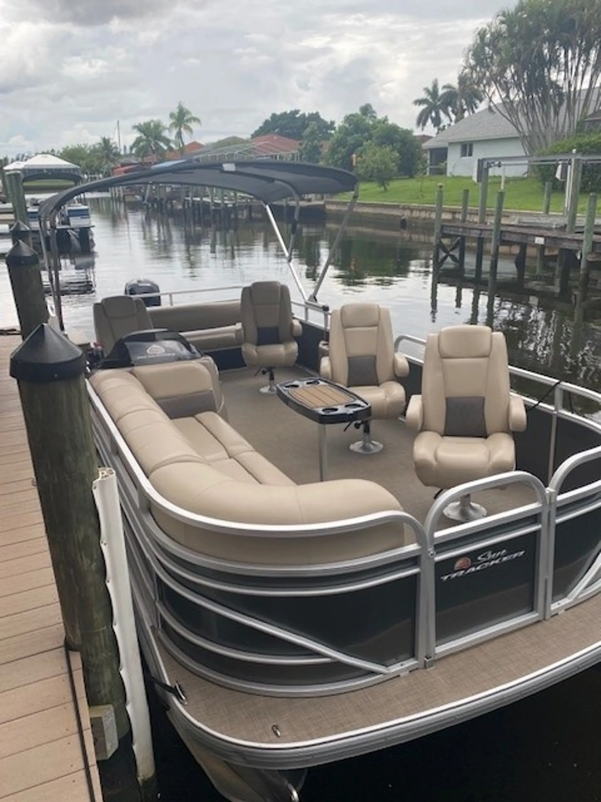 SUN TRACKER PARTY BARGE 24 DLX in Punta Gorda, FL