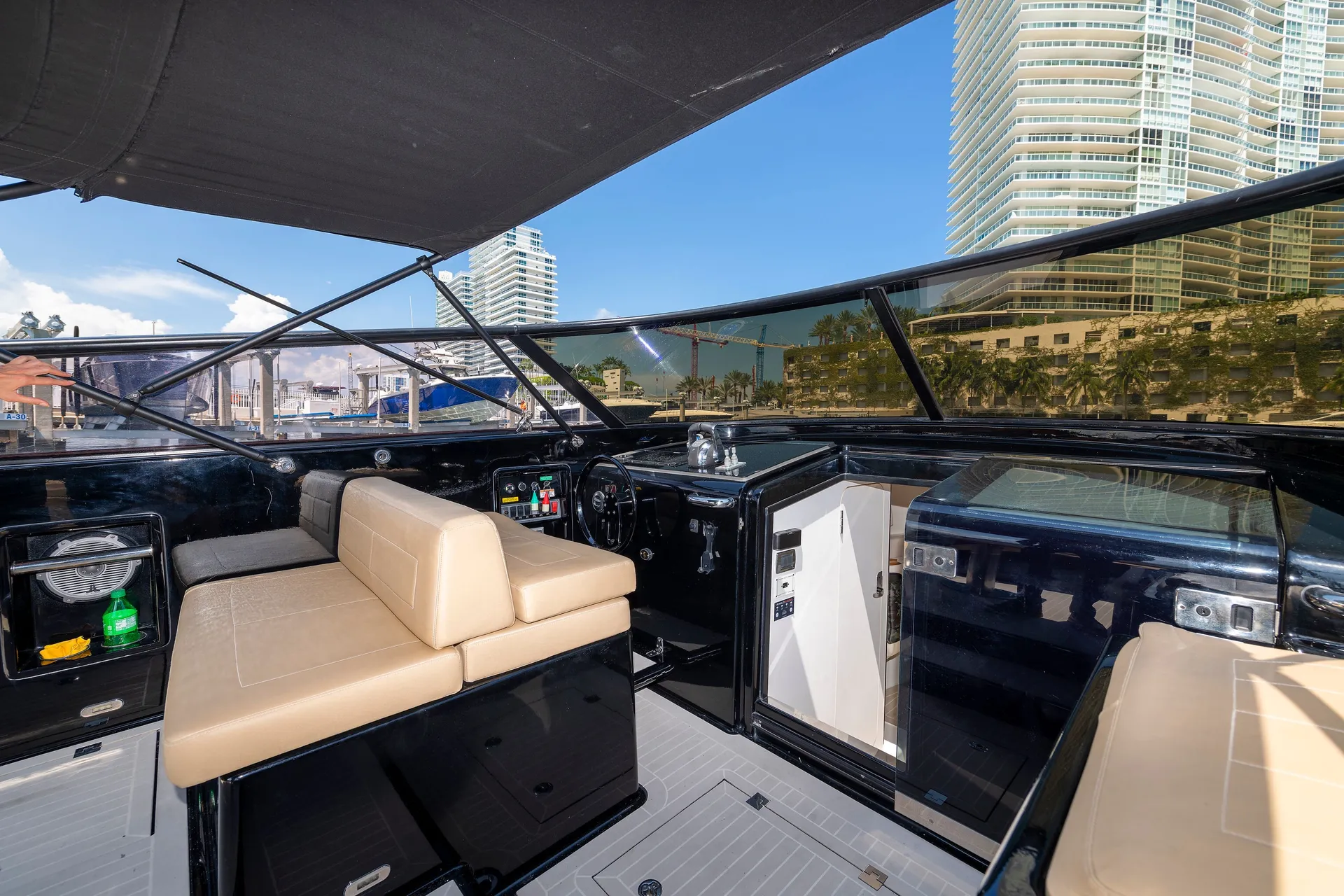 VanDutch VanDutch 40 in Miami Beach, FL — photo 3