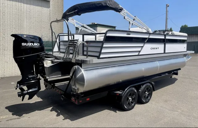 Rent a CREST PONTOONS pontoon in Sandy, OR near me