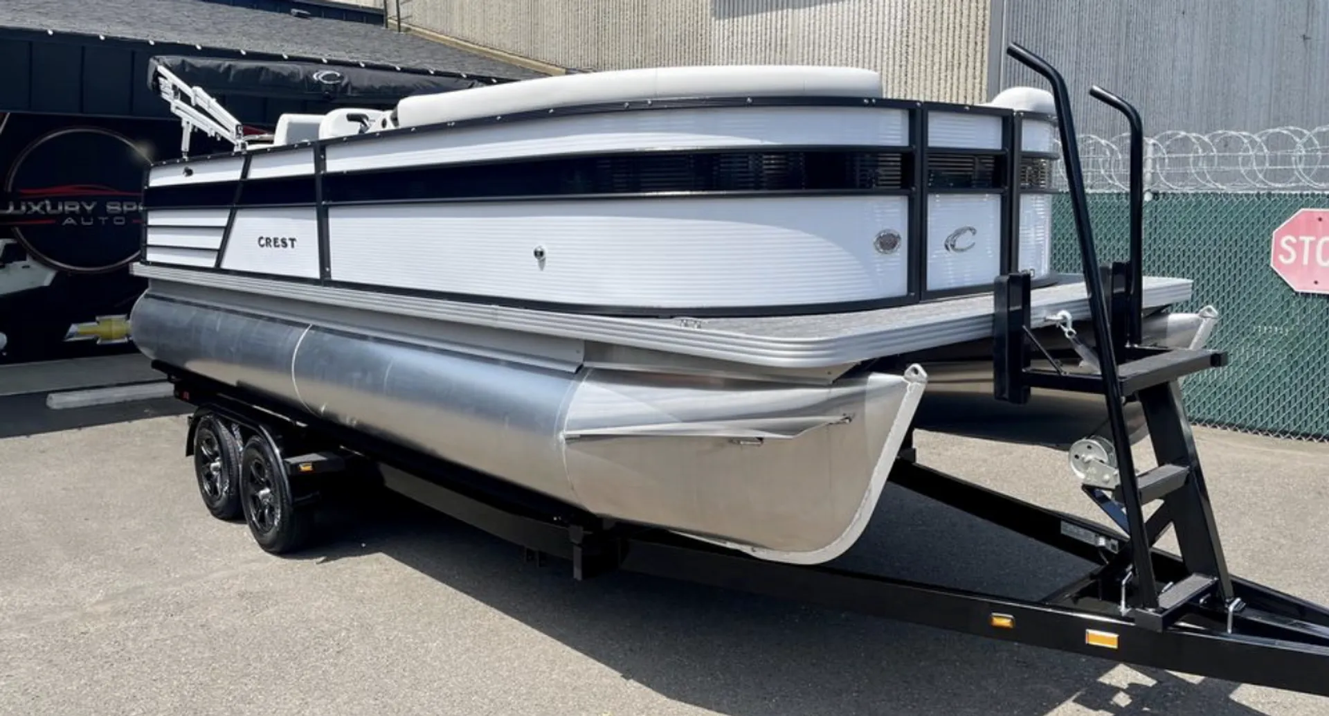 2022 Crest Pontoon Classic