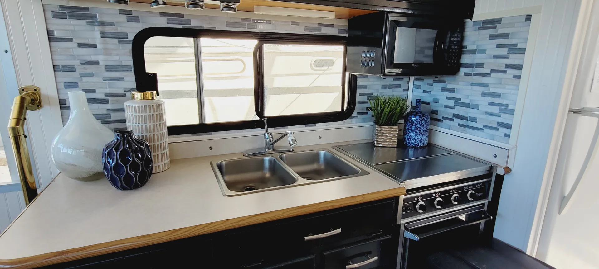 Gibson Boats 37 Sports Series in Austin, TX — photo 7