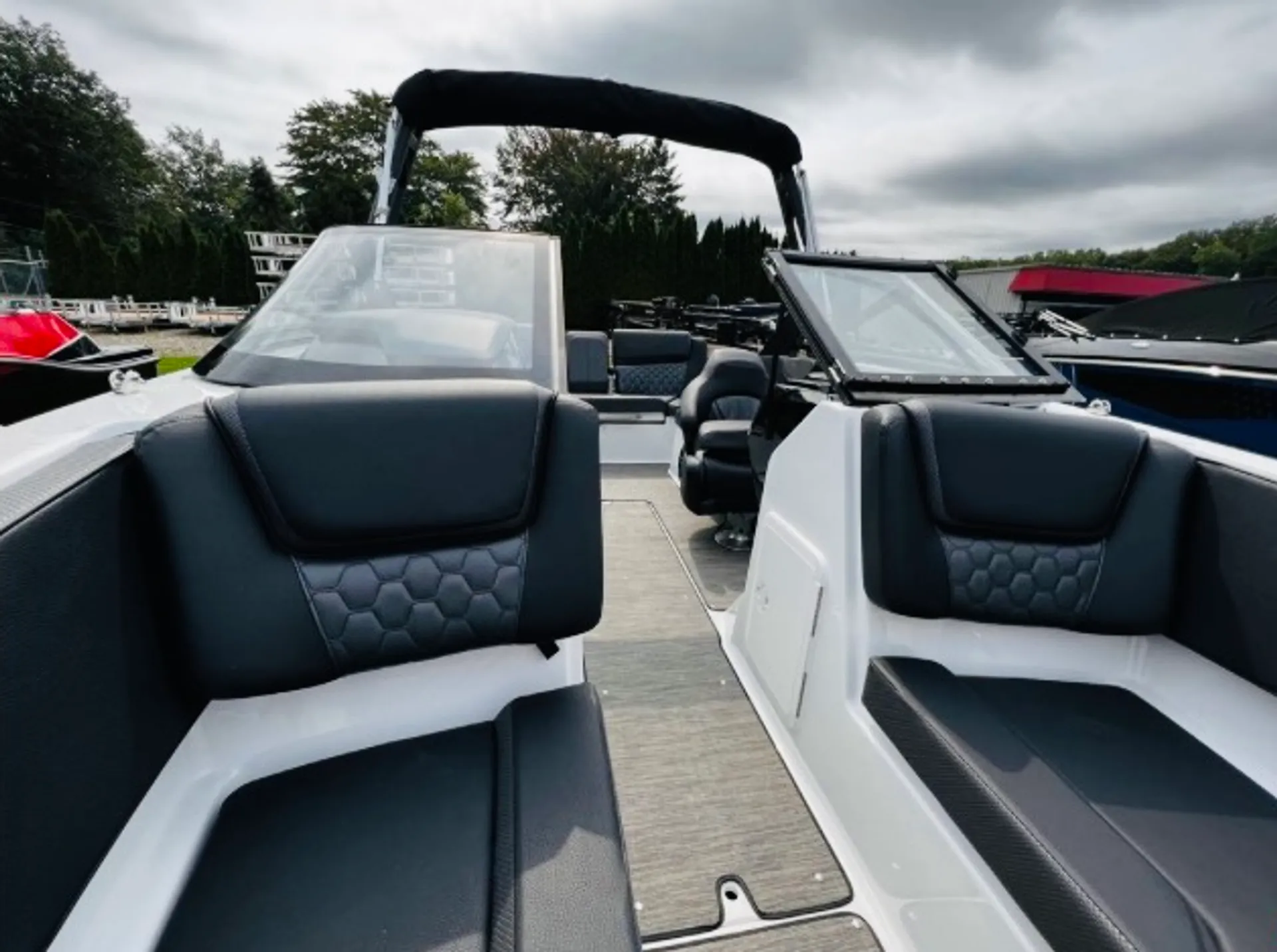 2023 scarab 215 ID Atomic Yellow 