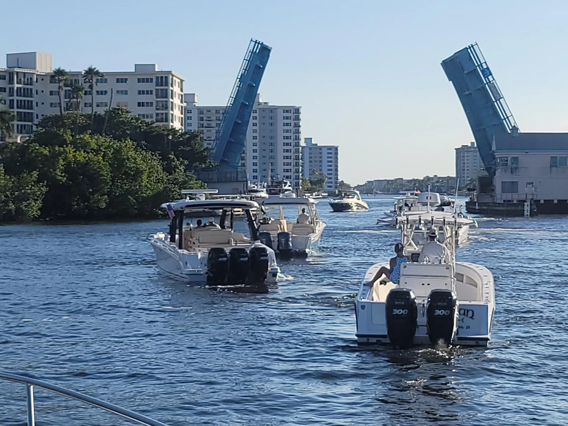 Cruisers Yachts 380 Express Joystick in Pompano Beach, FL — photo 8