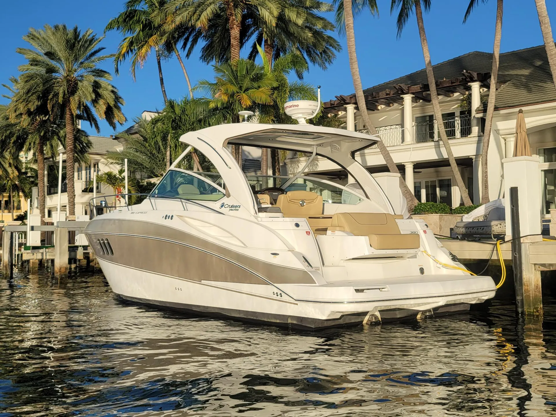 Cruisers Yachts 380 Express Joystick in Pompano Beach, FL — photo 9