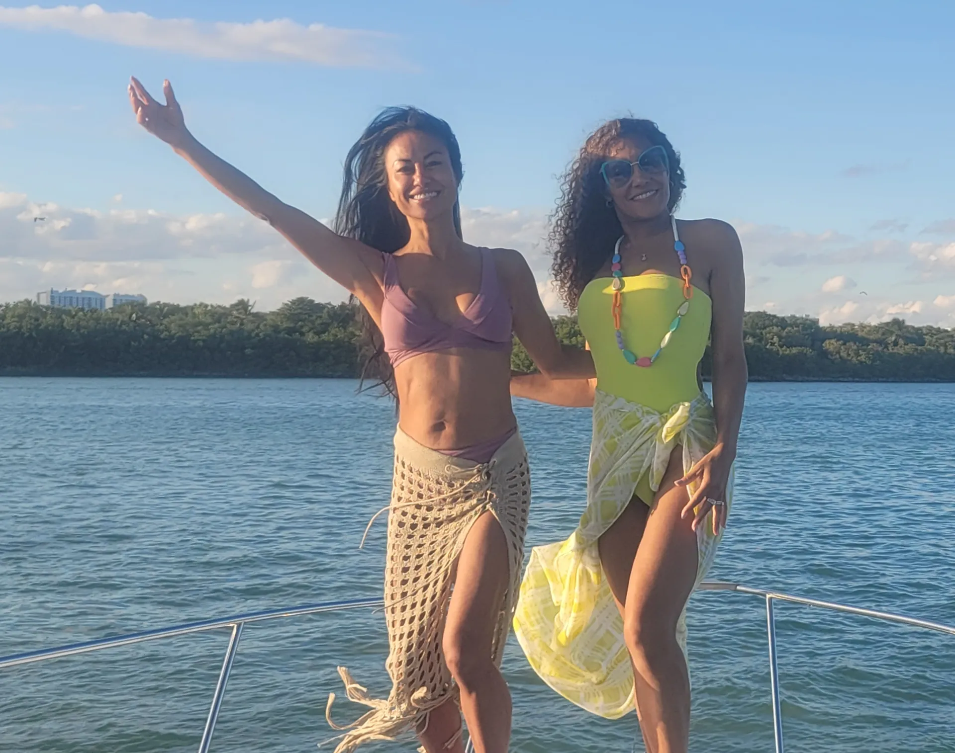 Cruisers Yachts 380 Express Joystick in Pompano Beach, FL — photo 10