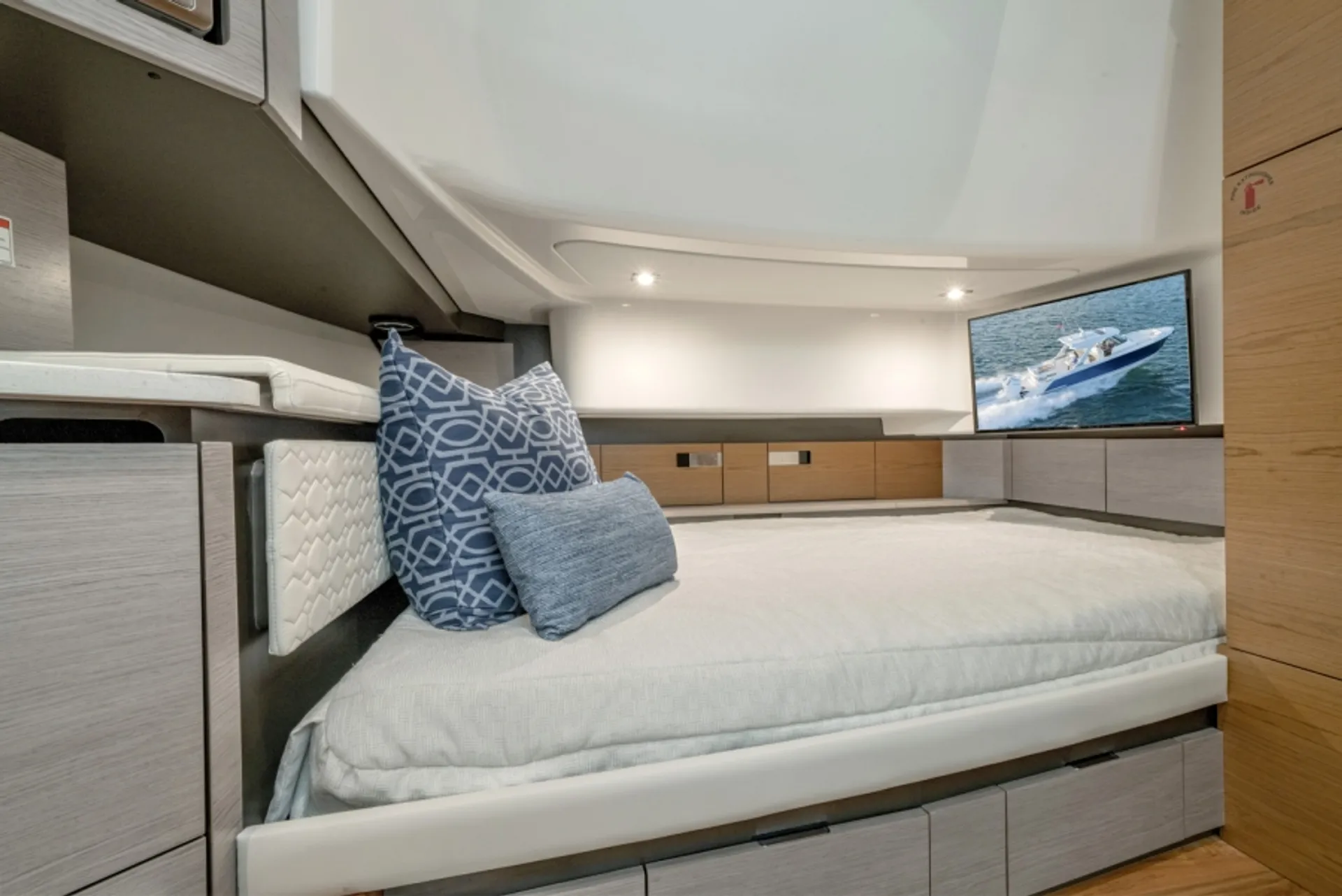 Tiara 43 LS Luxury Charter Day Boat