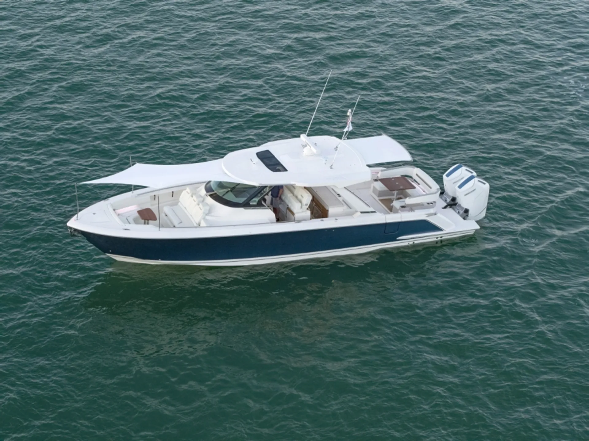 Tiara 43 LS Luxury Charter Day Boat