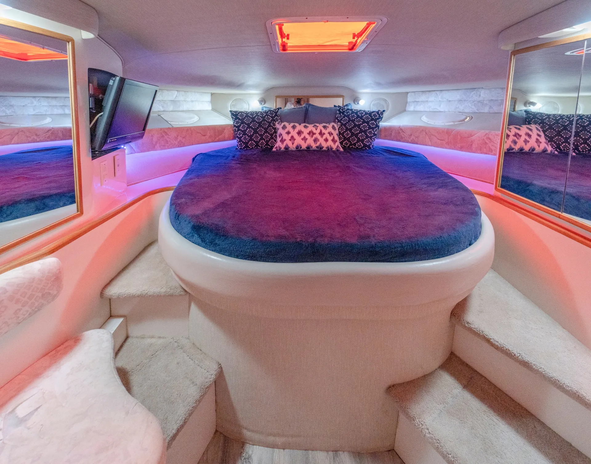 Sea Ray Boats 400 Express Cruiser in Miami, FL — photo 7