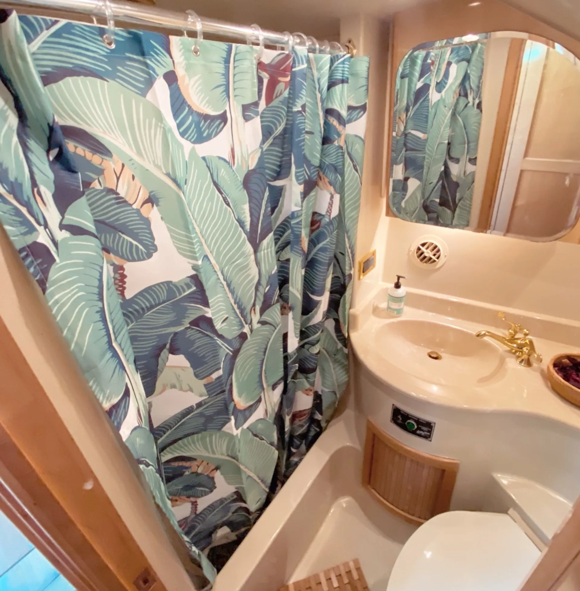 62' 🥳#1 Party Deck 🎤Karaoke 💃Dance Flr 🏈TV 👙Swim 🍩Floaty 🤩13Pax