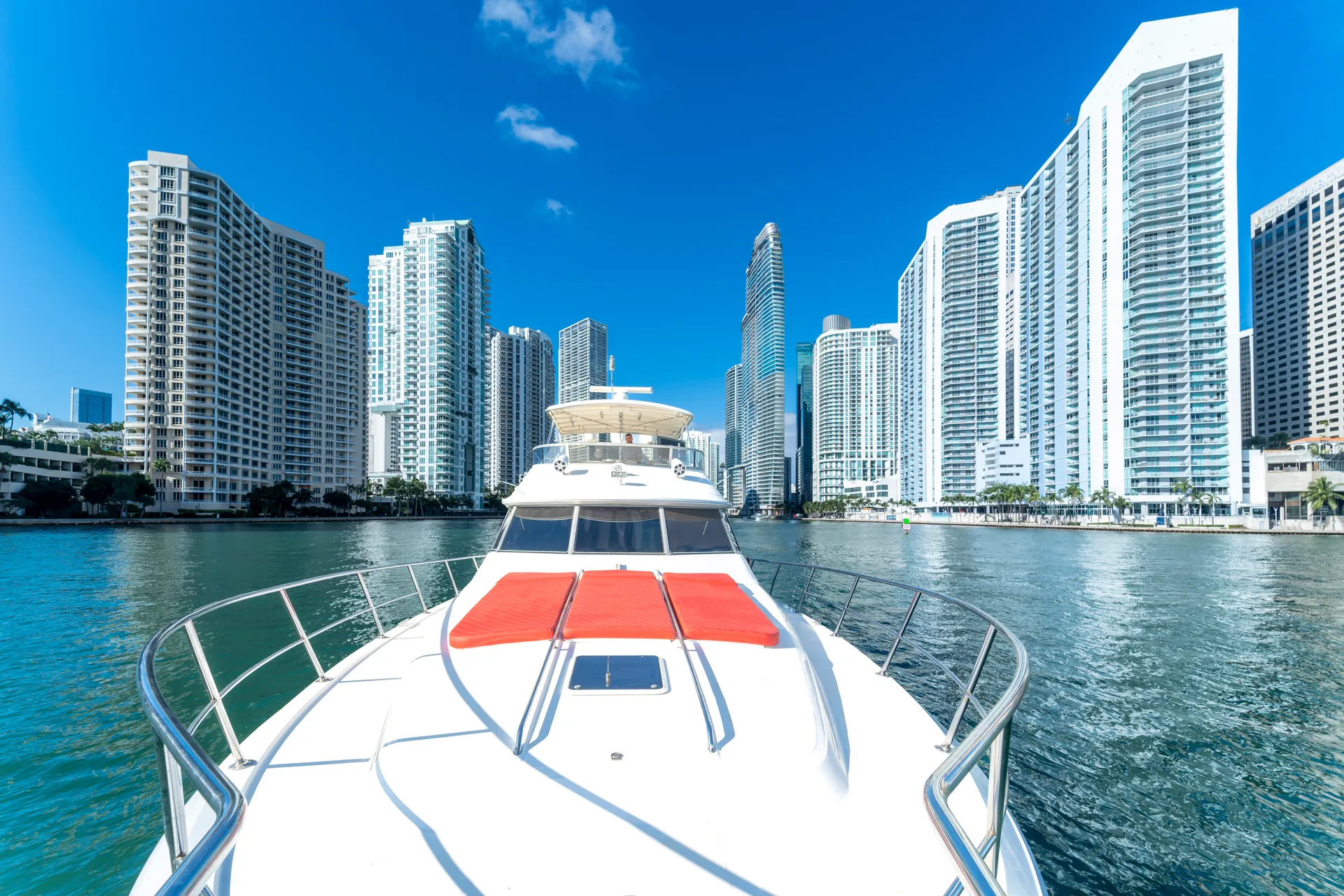 Sea Ray Boats 550 Sedan Bridge in Miami, FL — photo 4