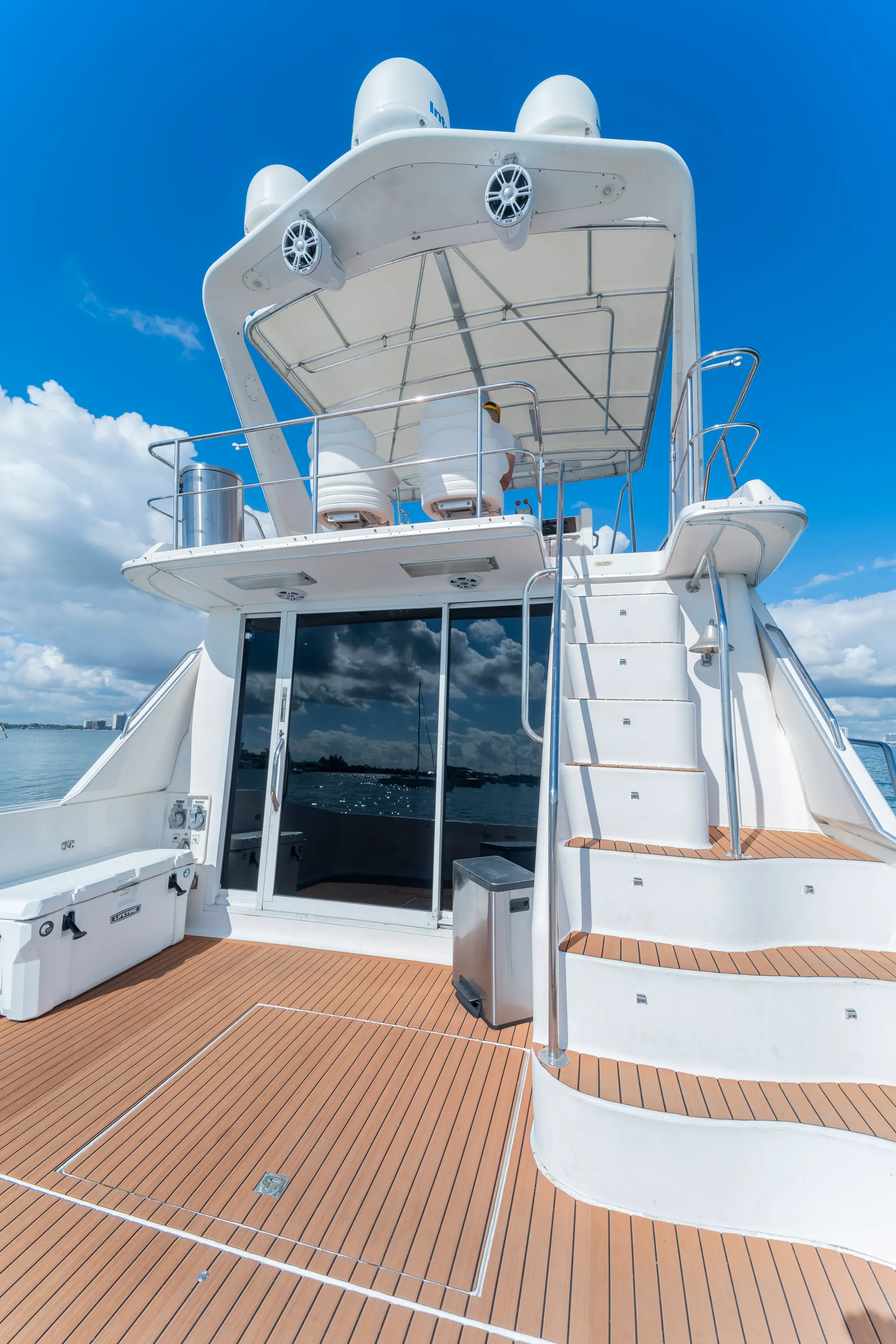 Sea Ray Boats 550 Sedan Bridge in Miami, FL — photo 8