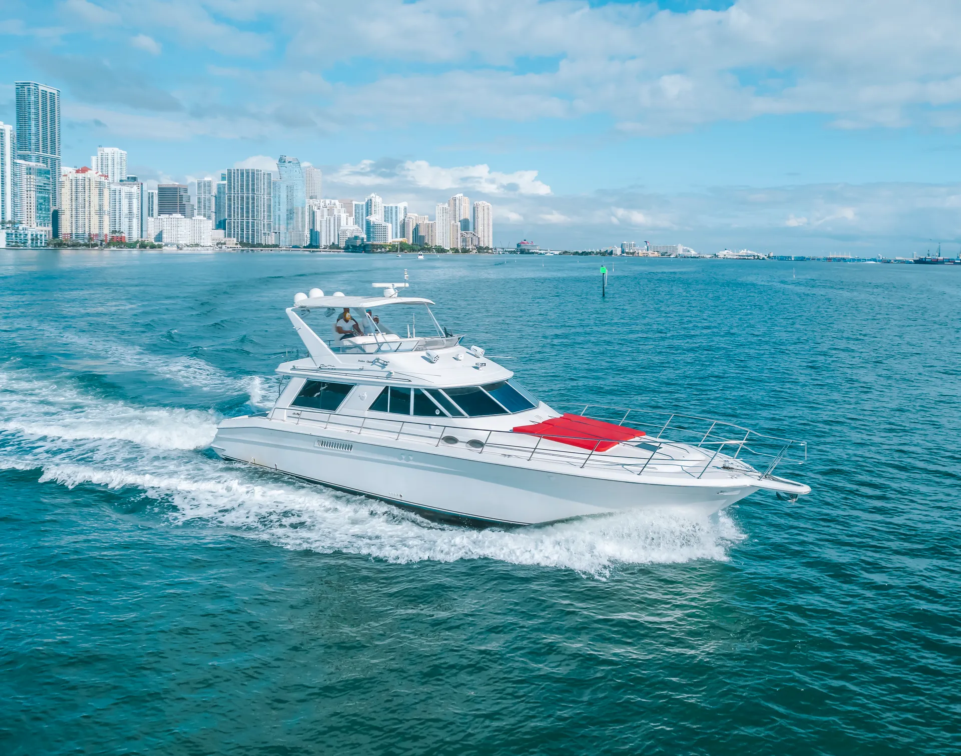 Sea Ray Boats 550 Sedan Bridge in Miami, FL — photo 3