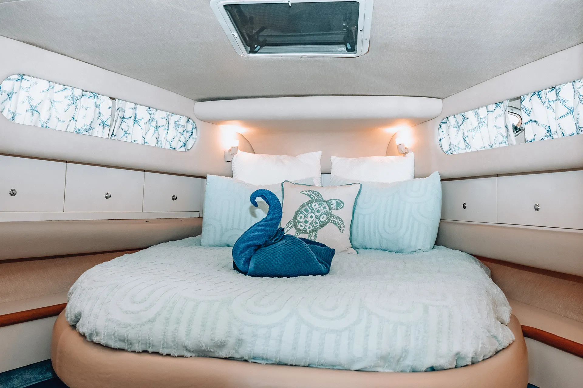 SEA RAY 45' PRIVATE YACHT! GET 1HR FREE Monday-Thursday!