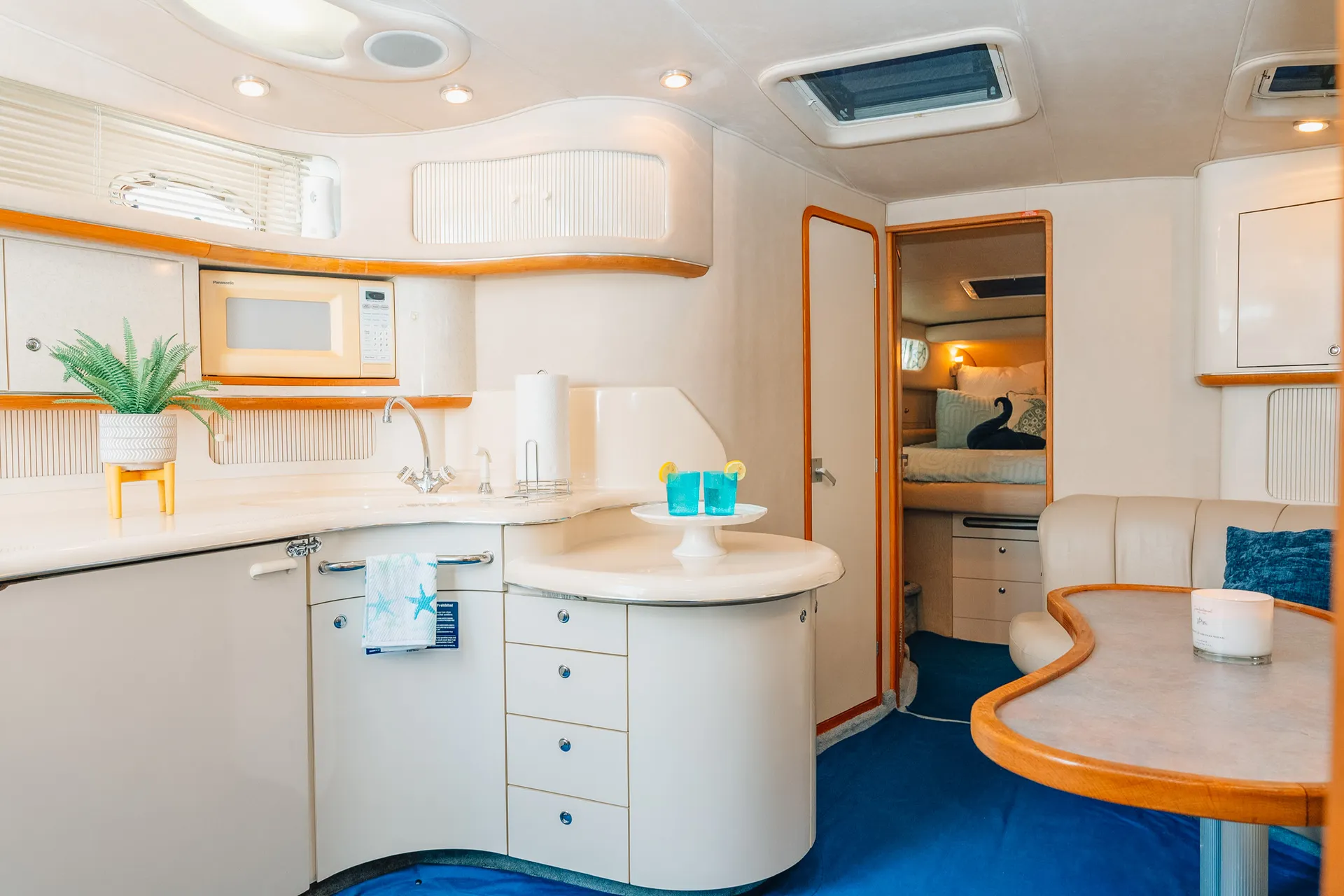 SEA RAY 45' PRIVATE YACHT! GET 1HR FREE Monday-Thursday!