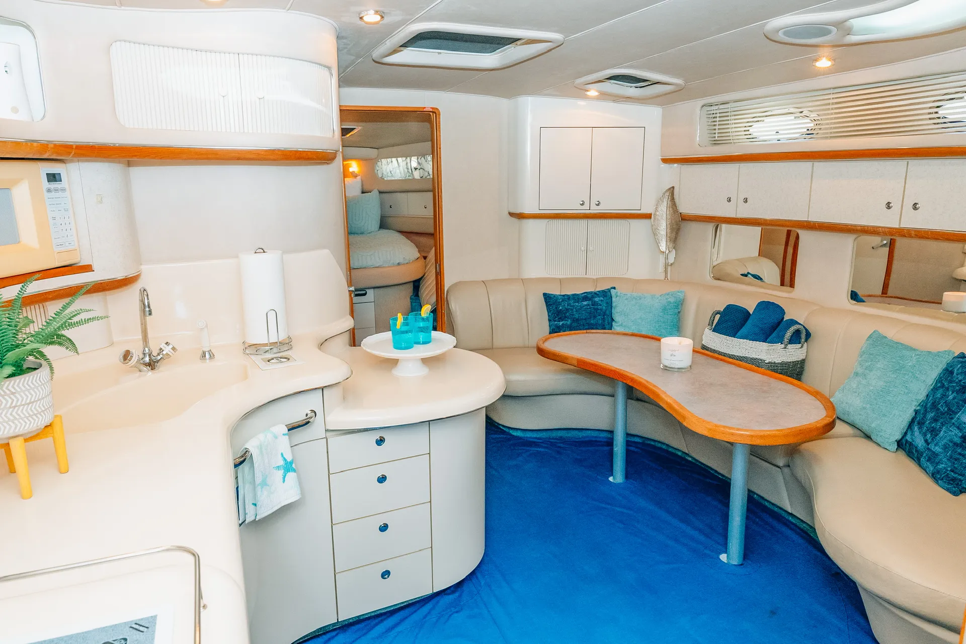 SEA RAY 45' PRIVATE YACHT! GET 1HR FREE Monday-Thursday!