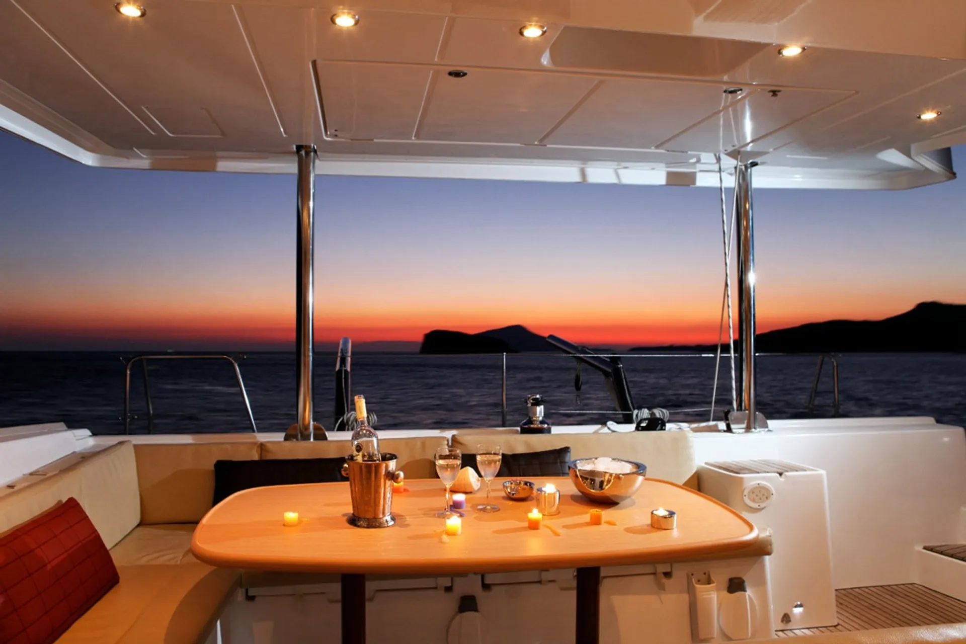 Lagoon 500 in Stock Island, FL — photo 6