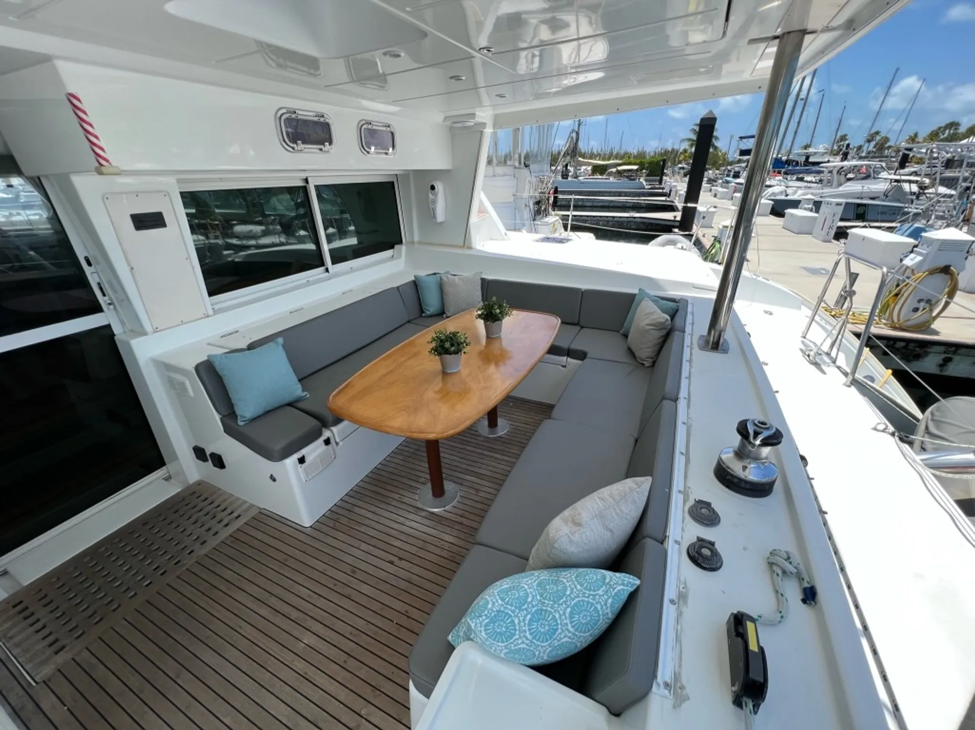 Lagoon 500 in Stock Island, FL — photo 7