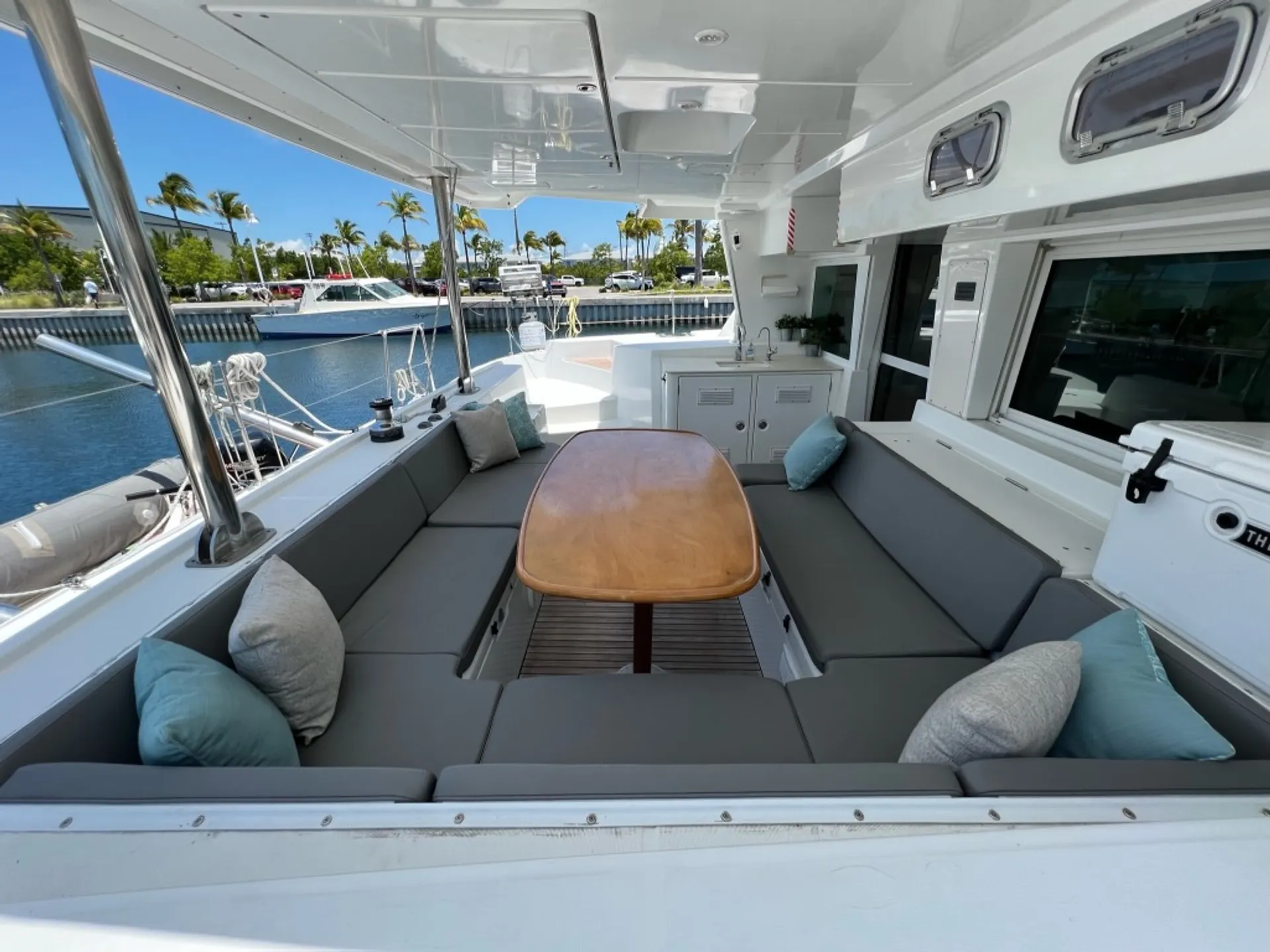 Lagoon 500 in Stock Island, FL — photo 8