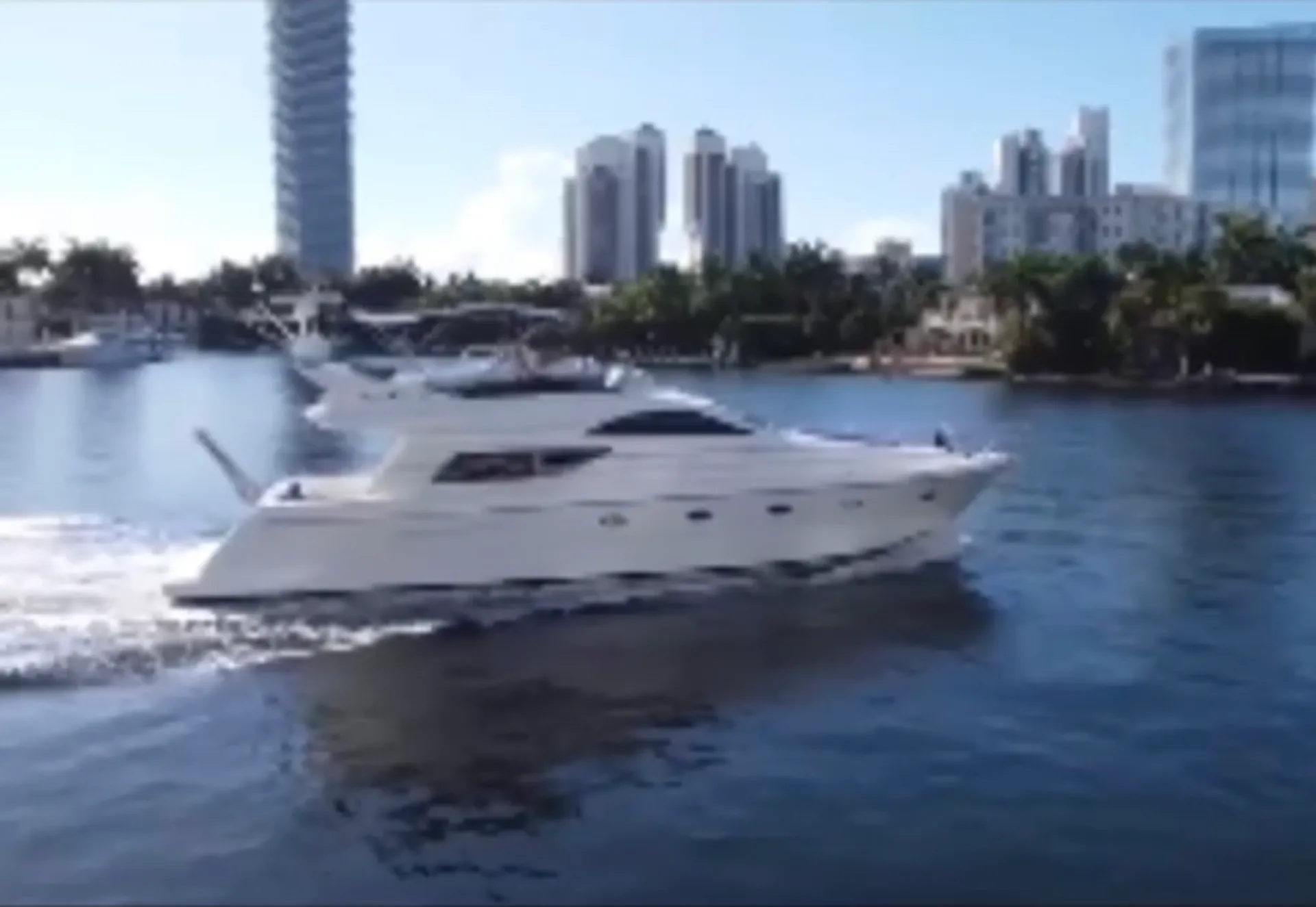 Uniesse Boats 55 Flybridge in Miami, FL — photo 4