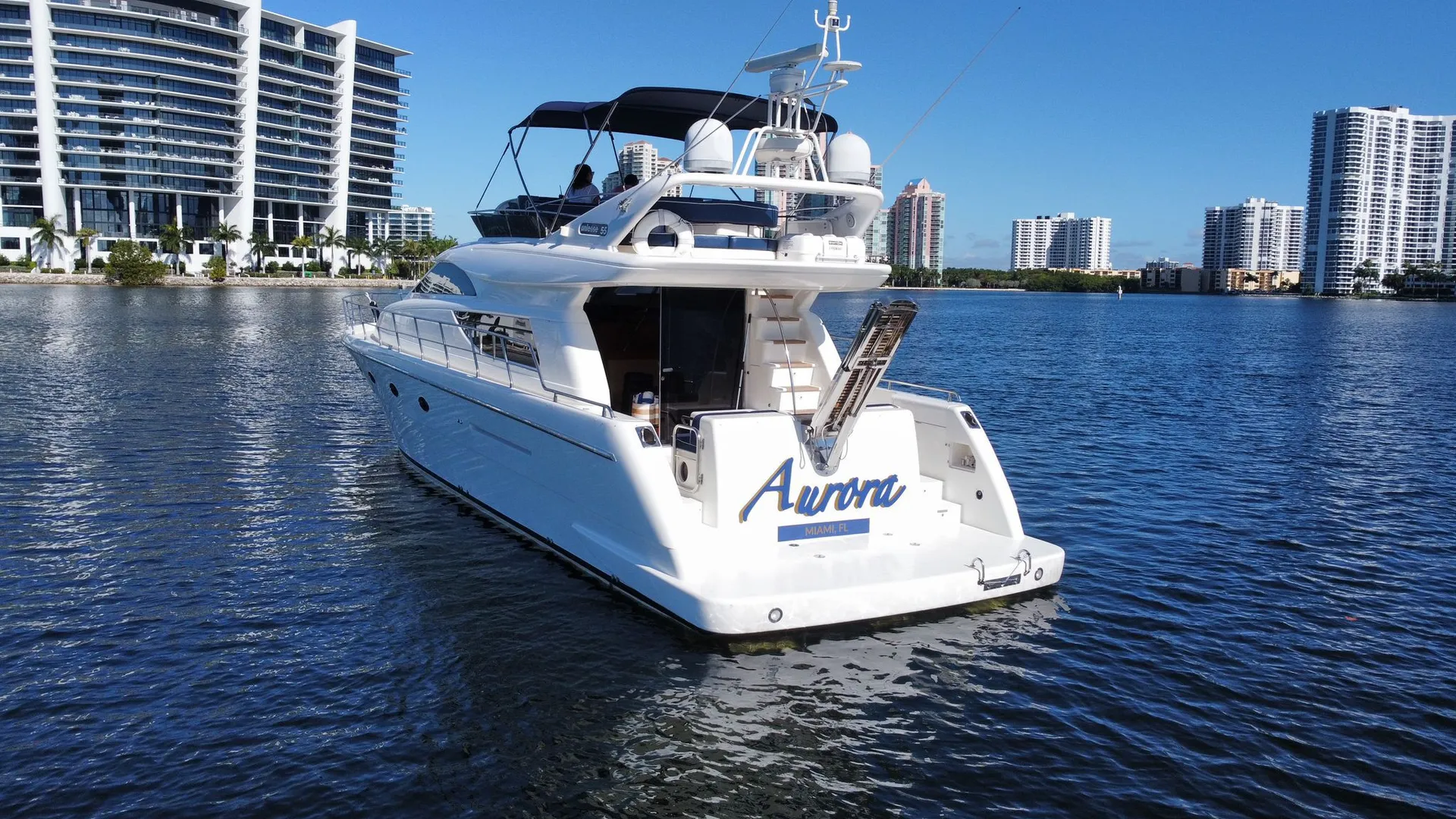 Uniesse Boats 55 Flybridge in Miami, FL — photo 3
