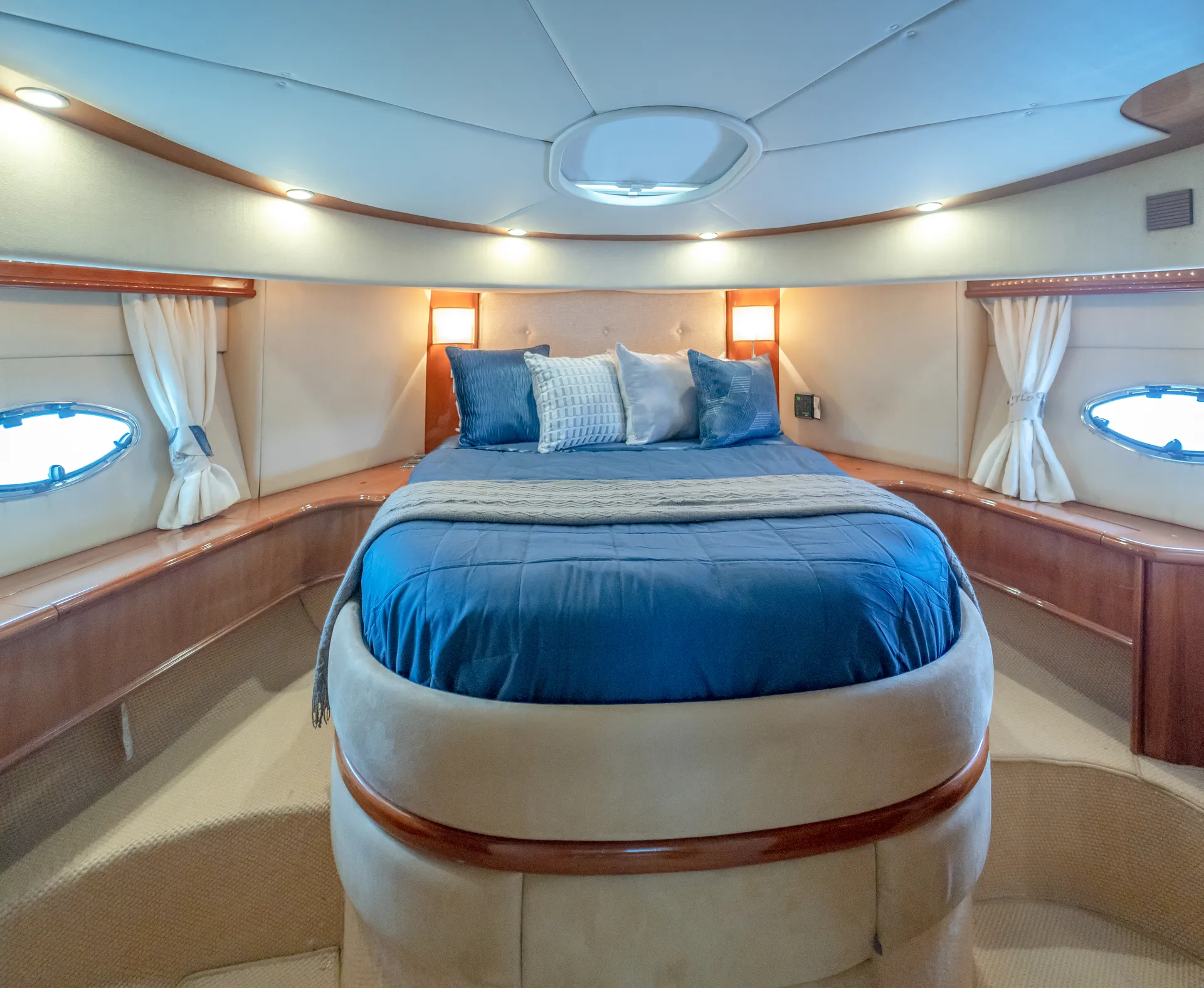 Rodman 60 Luxury Birthday Yacht • Miami Cruise (Check Desc)