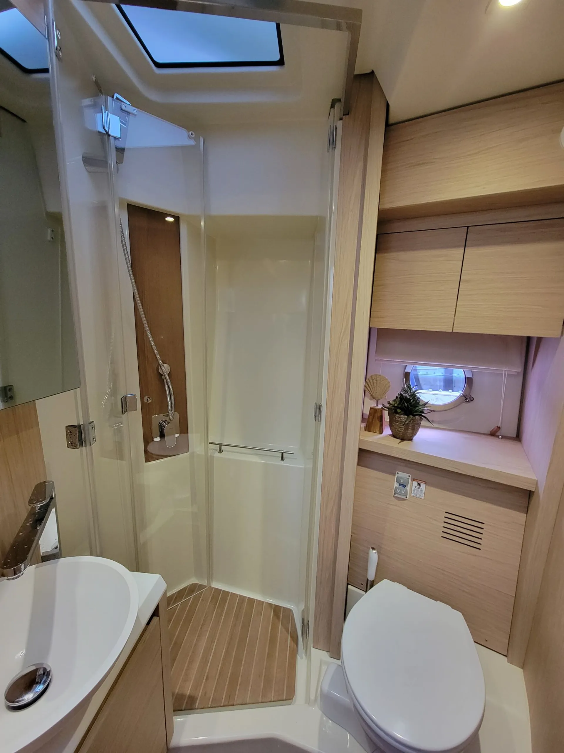 Beneteau USA Monte Carlo  in Fort Lauderdale, FL — photo 10