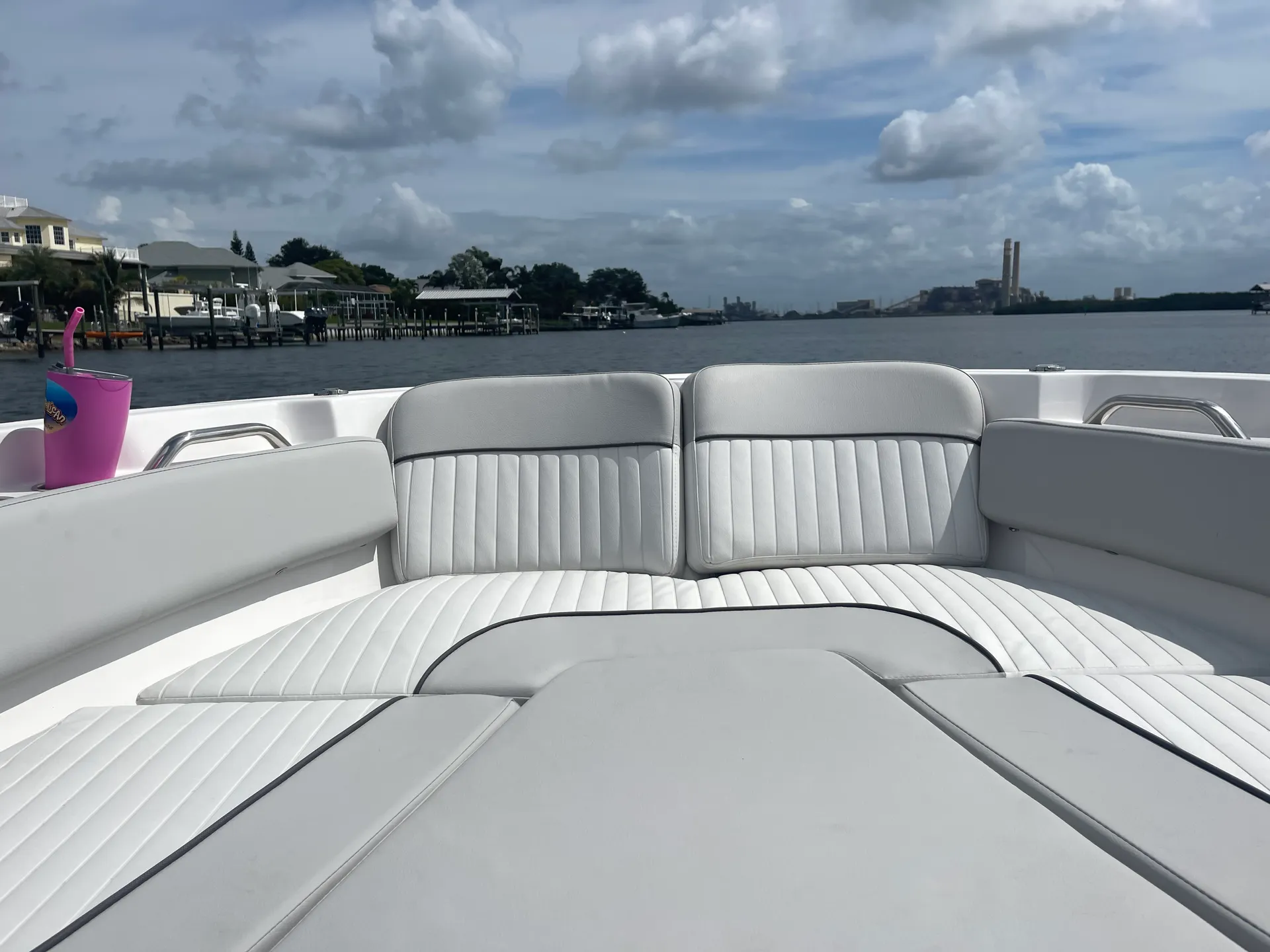 Welcome to the Dive Bar!