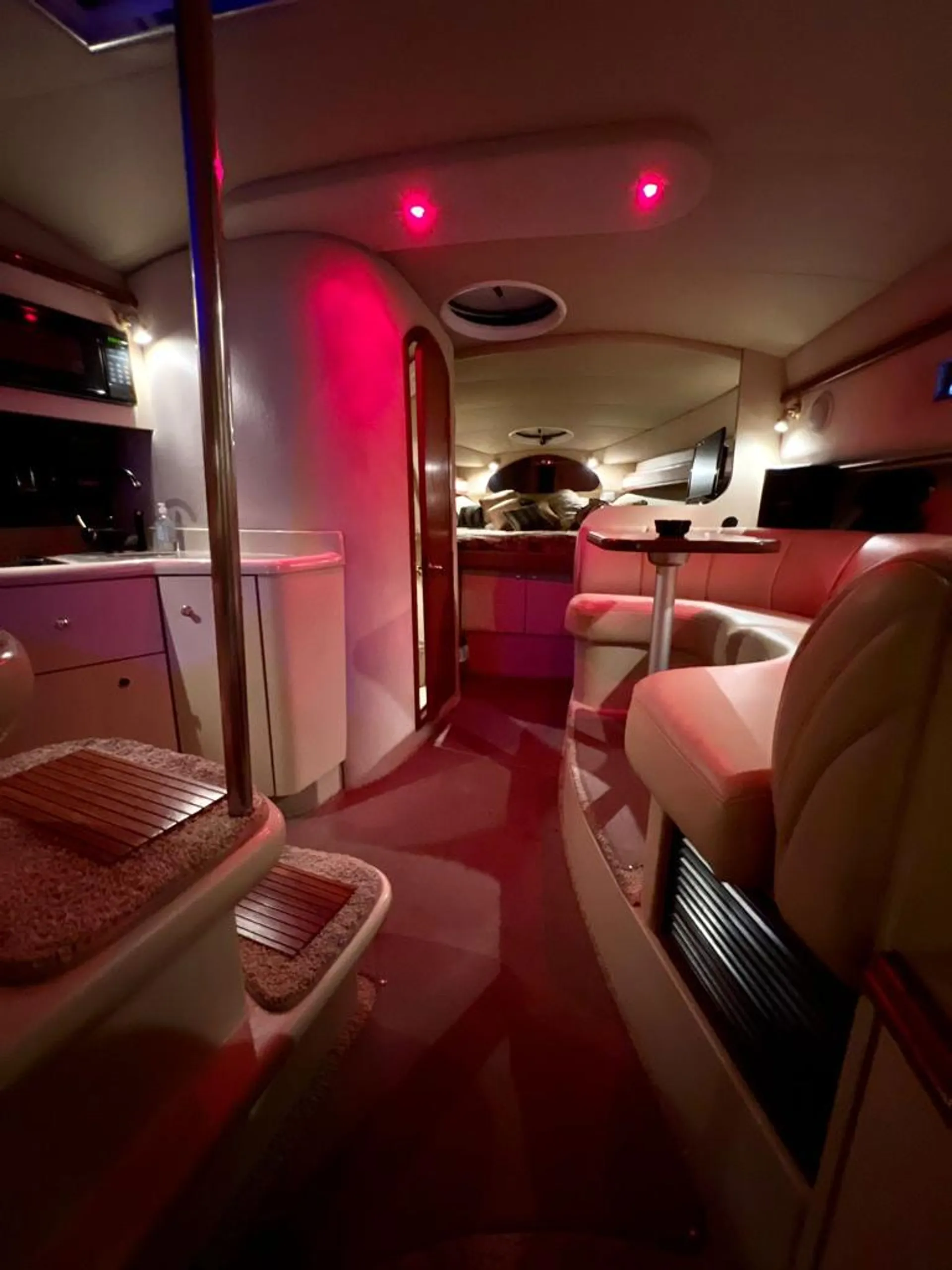 Cruisers Yachts 3870 Express V-Drive in North Miami, FL — photo 2