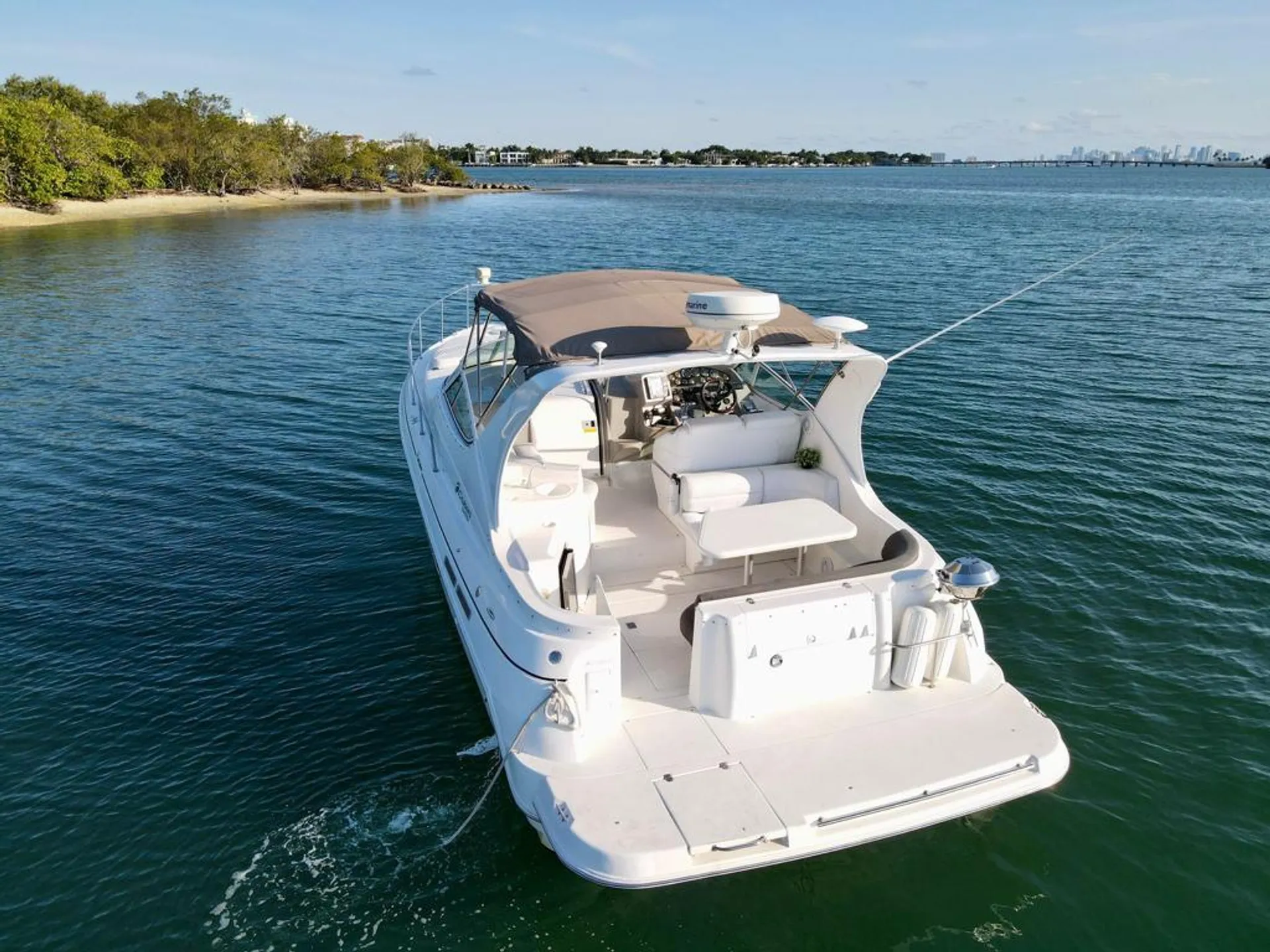 Cruisers Yachts 3870 Express V-Drive in North Miami, FL — photo 7