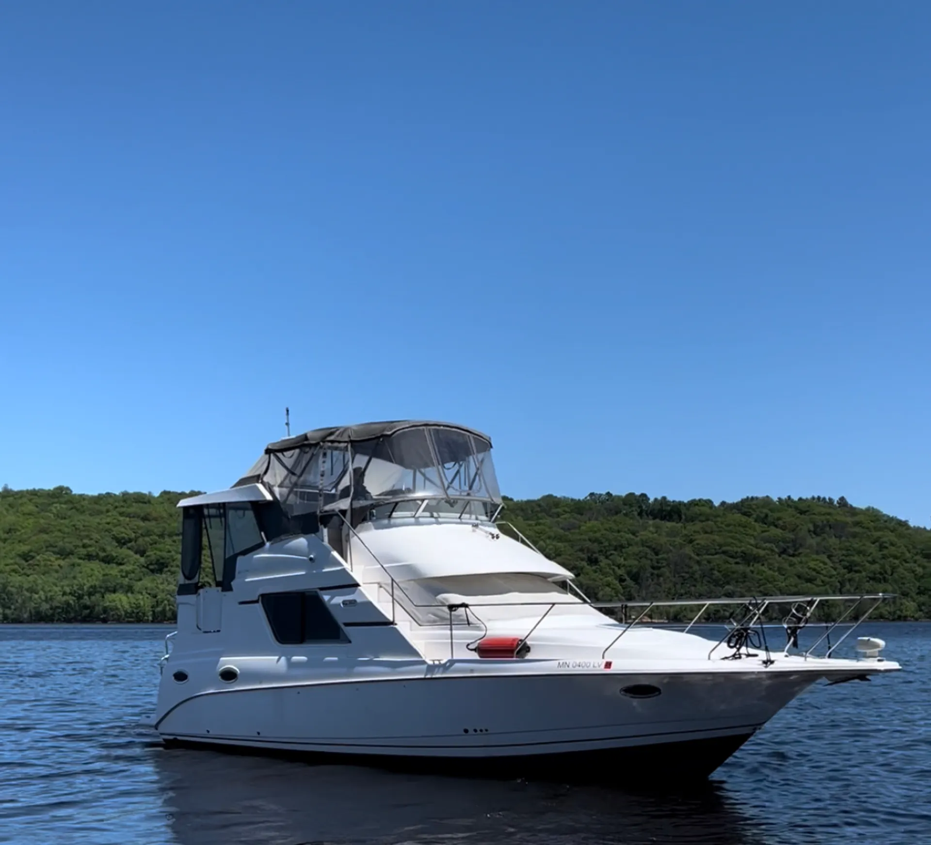 Silverton Marine 352 Motor Yacht in Saint Paul, MN — photo 3