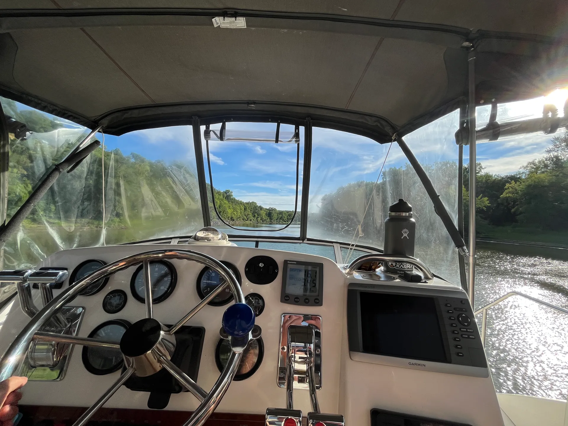 Silverton Marine 352 Motor Yacht in Saint Paul, MN — photo 4