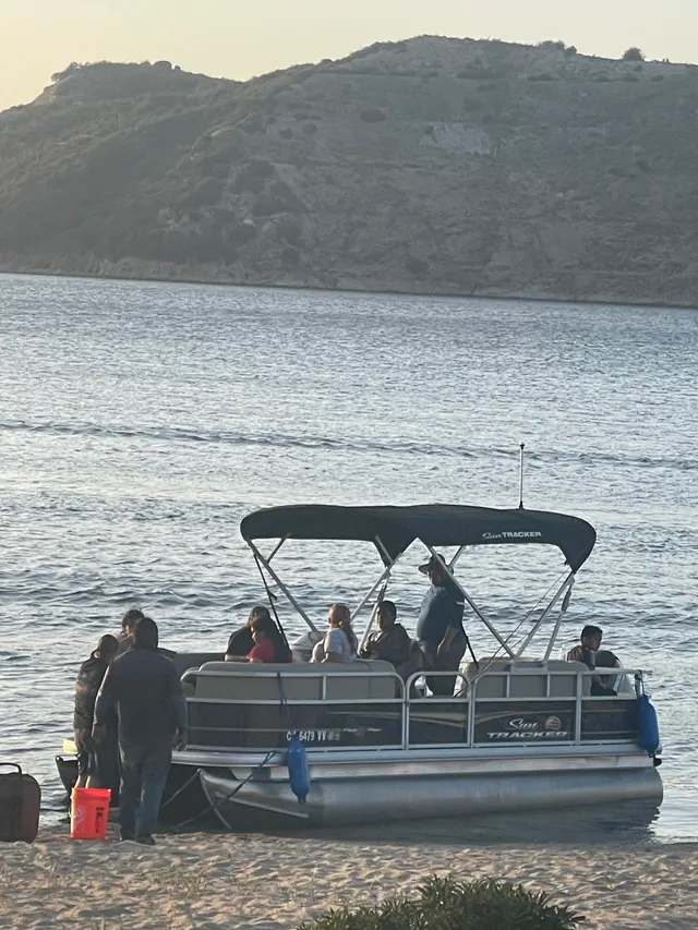 Rent a SUN TRACKER pontoon in Victorville, CA near me