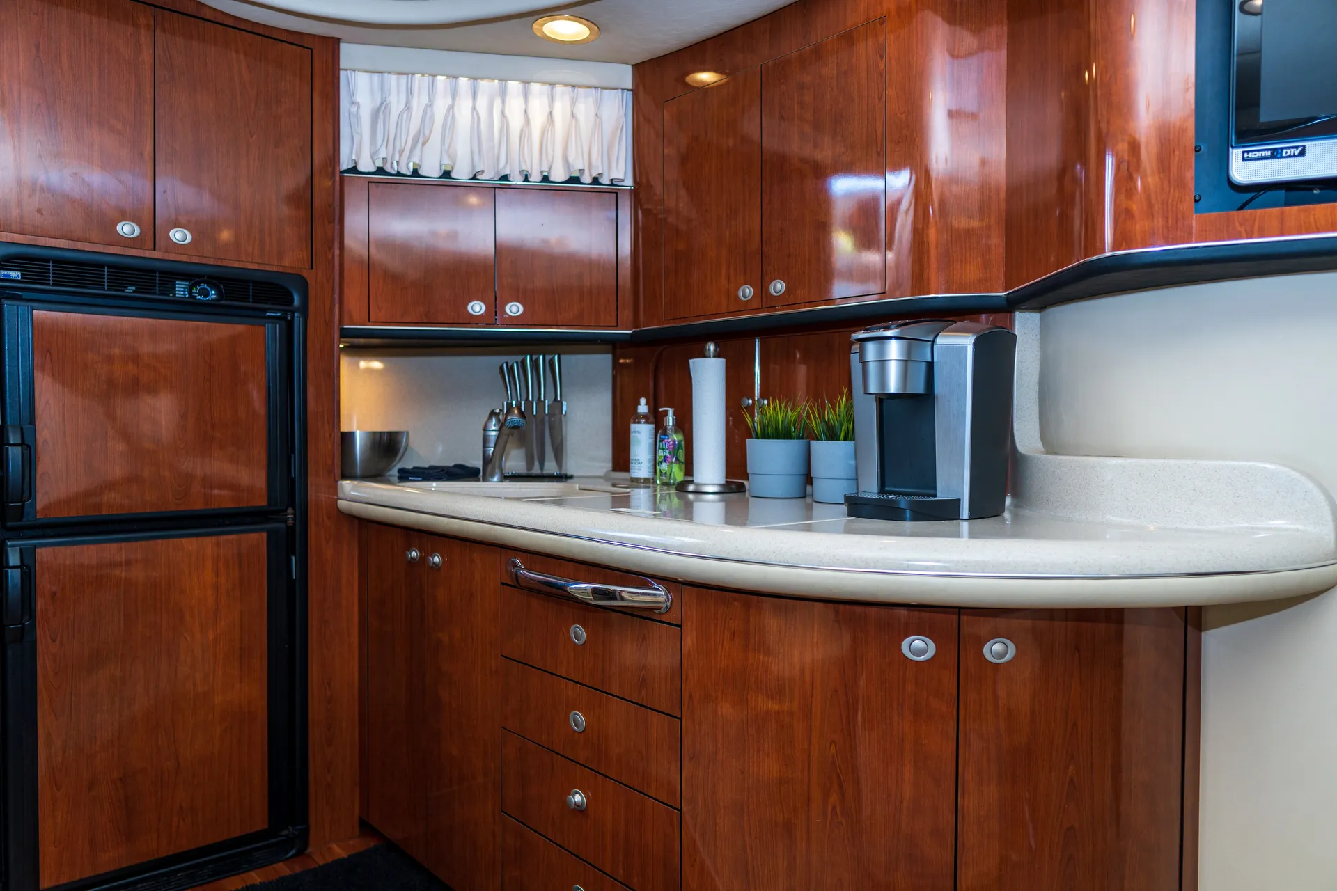 51' Sail Right From SOUTH BEACH...'