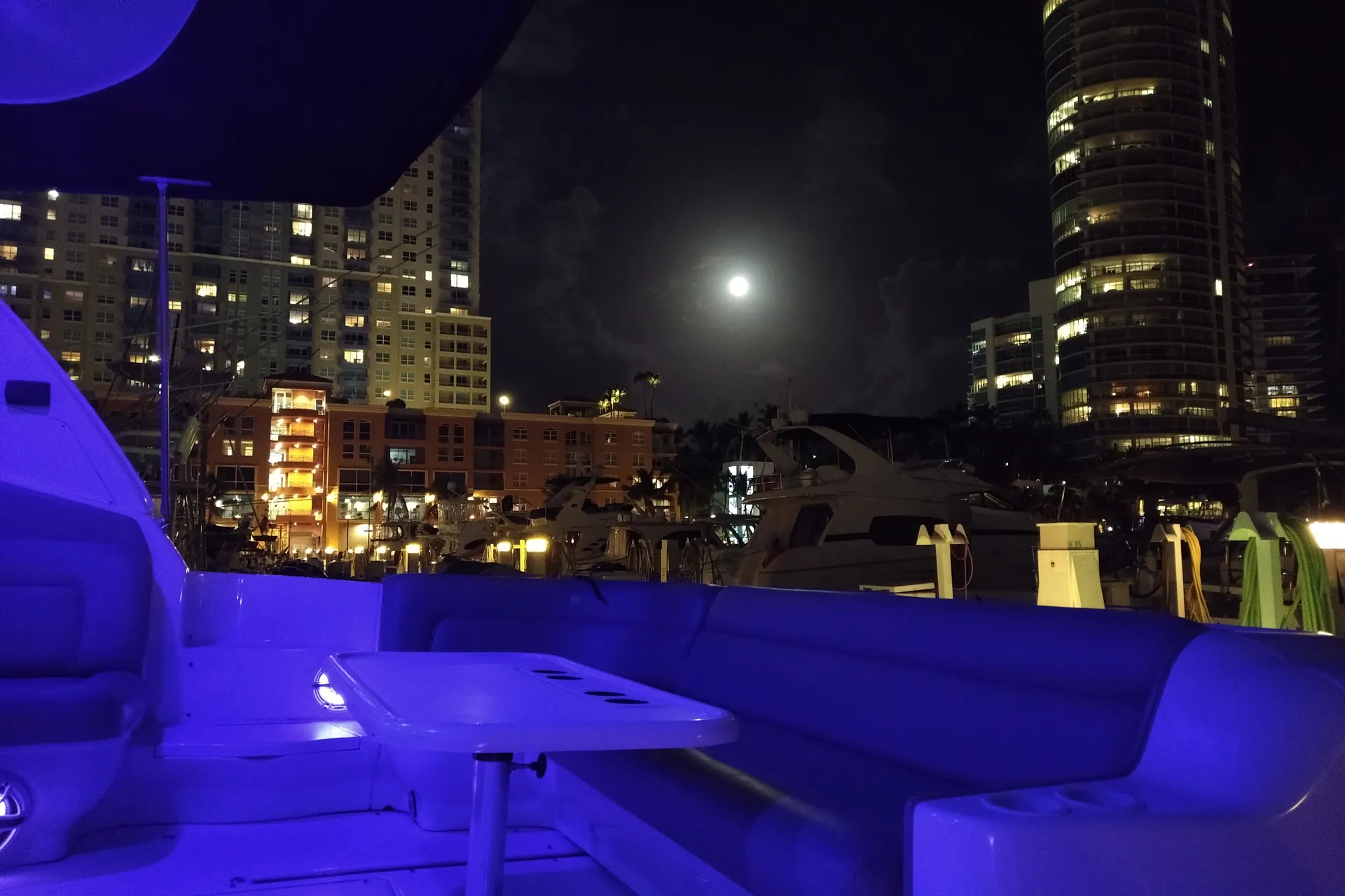 51' Sail Right From SOUTH BEACH...'