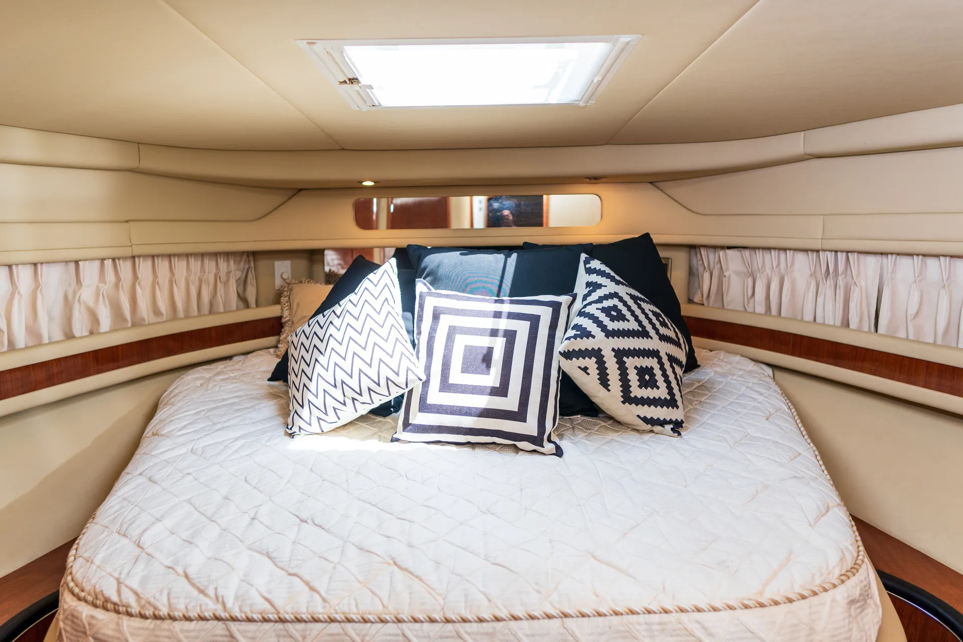 51' Sail Right From SOUTH BEACH...'