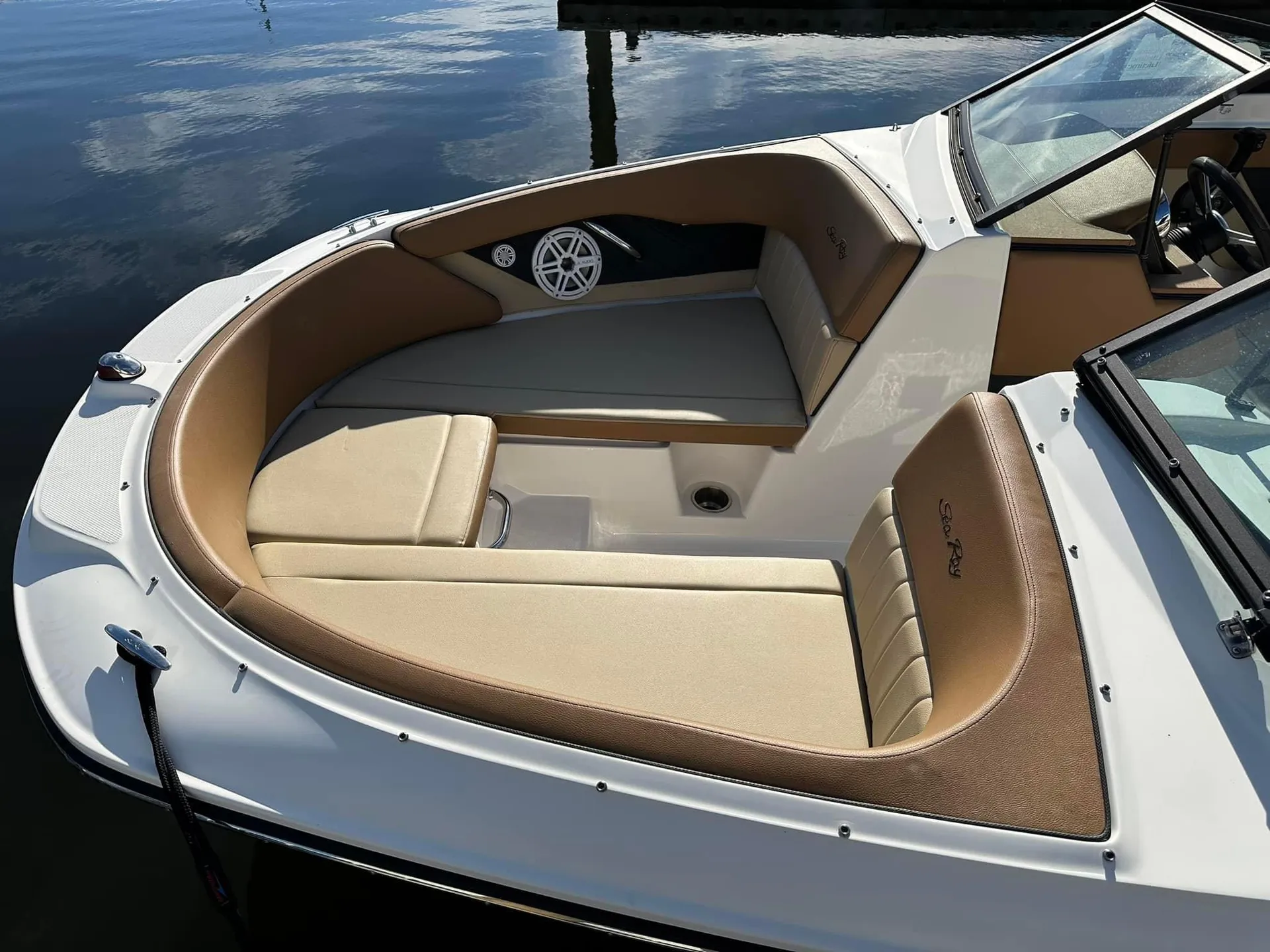 Sea Ray SPX 210 (Captain & Fuel Included) 6 passengers max