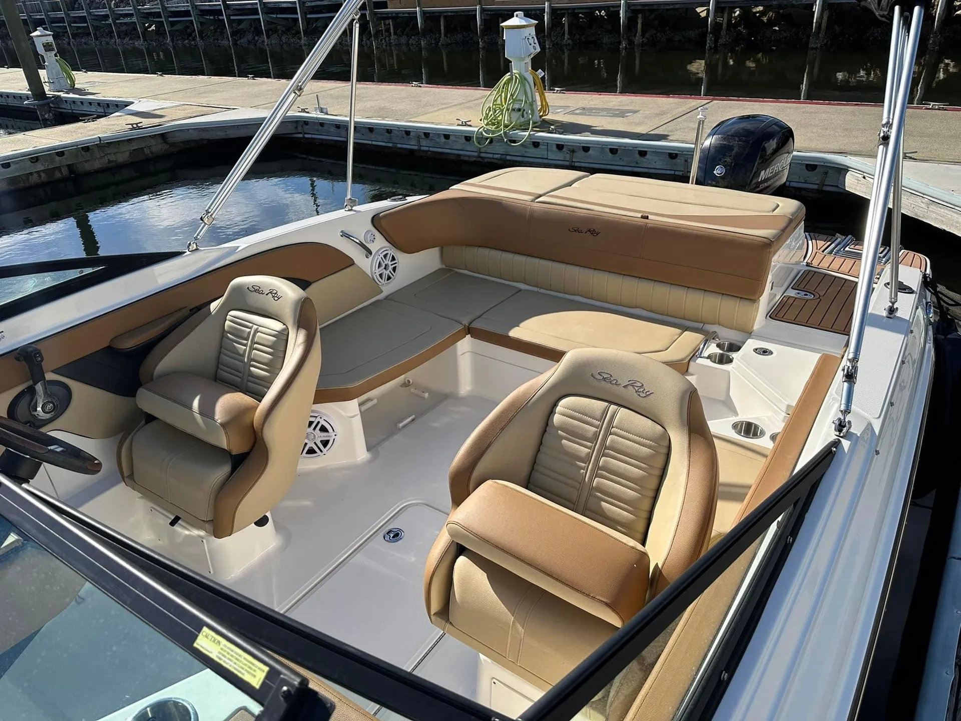 Sea Ray SPX 210 (Captain & Fuel Included) 6 passengers max