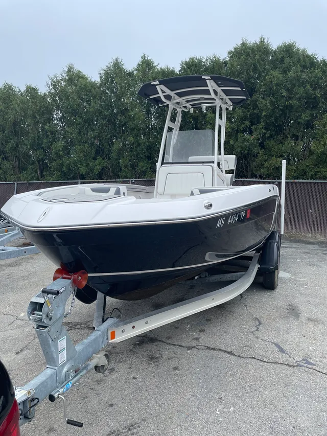 Rent a YAMAHA center console in Quincy, MA near me