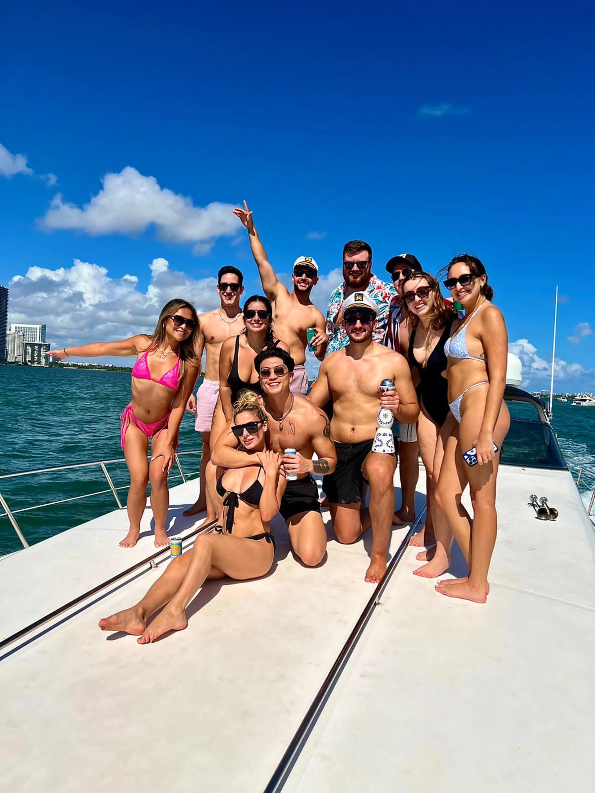 Sea Ray Boats 500 Sundancer in Sunny Isles Beach, FL — photo 3