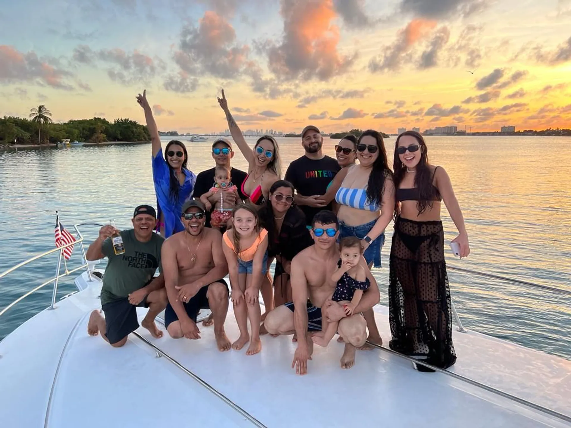 Sea Ray Boats 500 Sundancer in Sunny Isles Beach, FL — photo 9