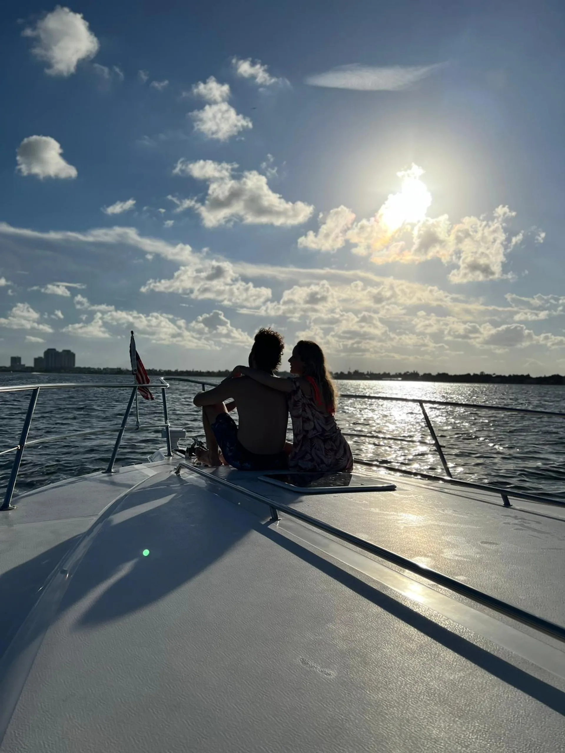 MIAMI BEST YATCH EXPERIENCE - LUXURY SEA RAY SUNDANCER