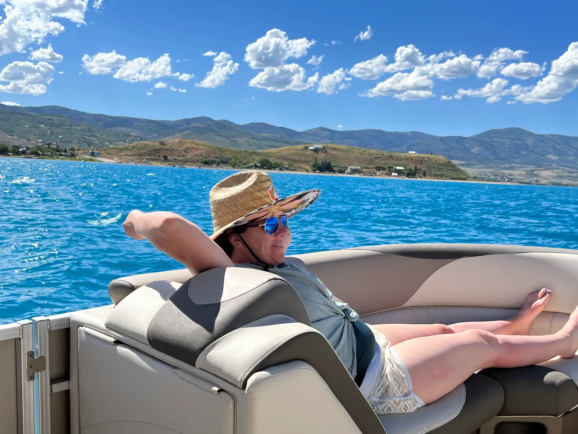 NEW Avalon 22' Tri-Toon Pontoon  