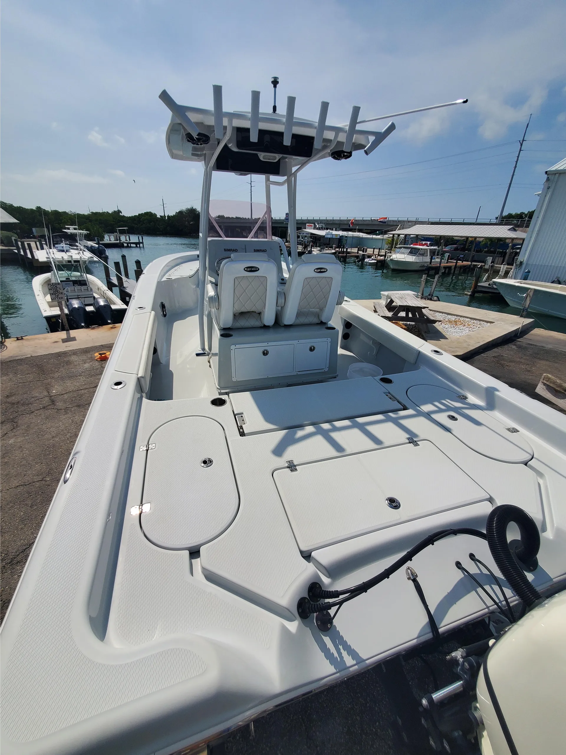 BLUE WAVE BOATS BY PARKS MFG. 2800 PURE HYBRID in Placida, FL — photo 9