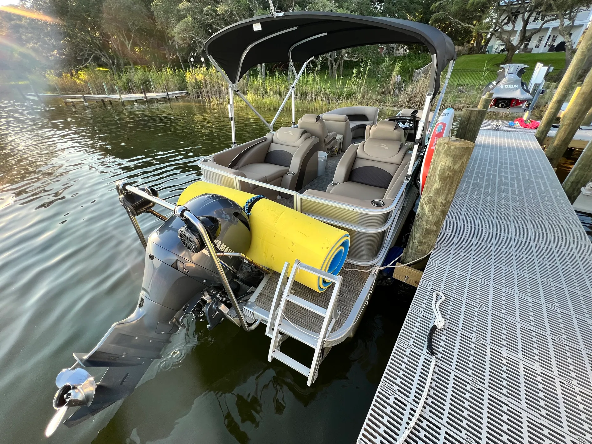 BENNINGTON MARINE 22 SSX in Destin, FL — photo 3
