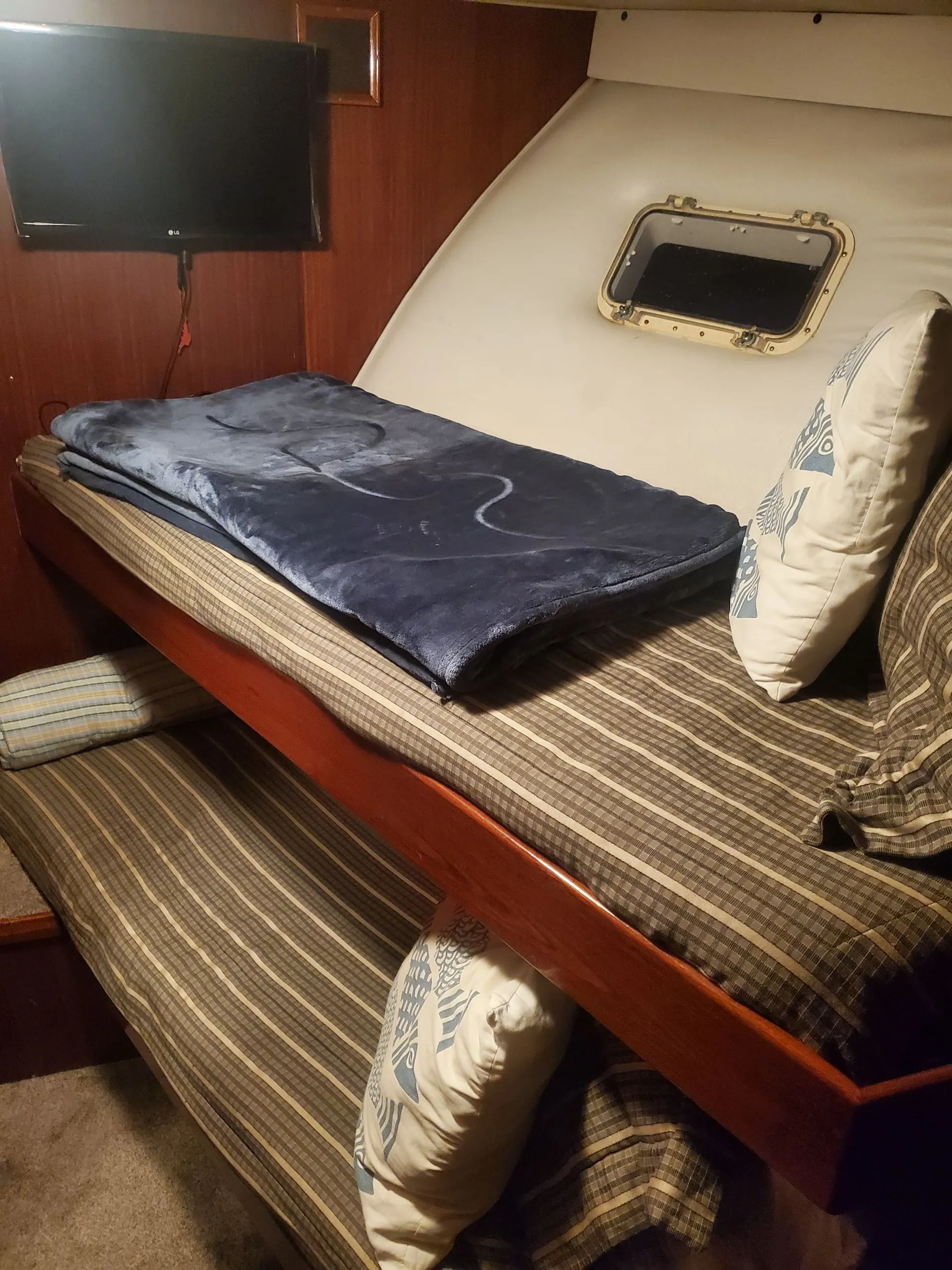 Luxury 60’ Yacht for Private Charters | Birthday, Bachelorette &amp; Corpo